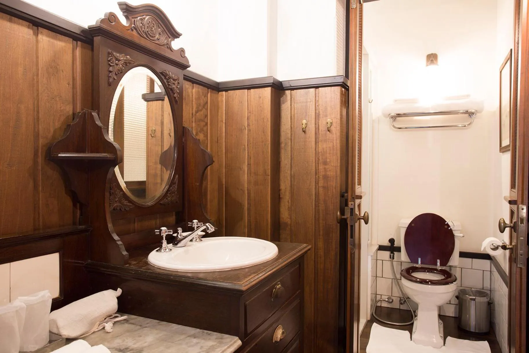 Toilet in 1905 Heritage Corner