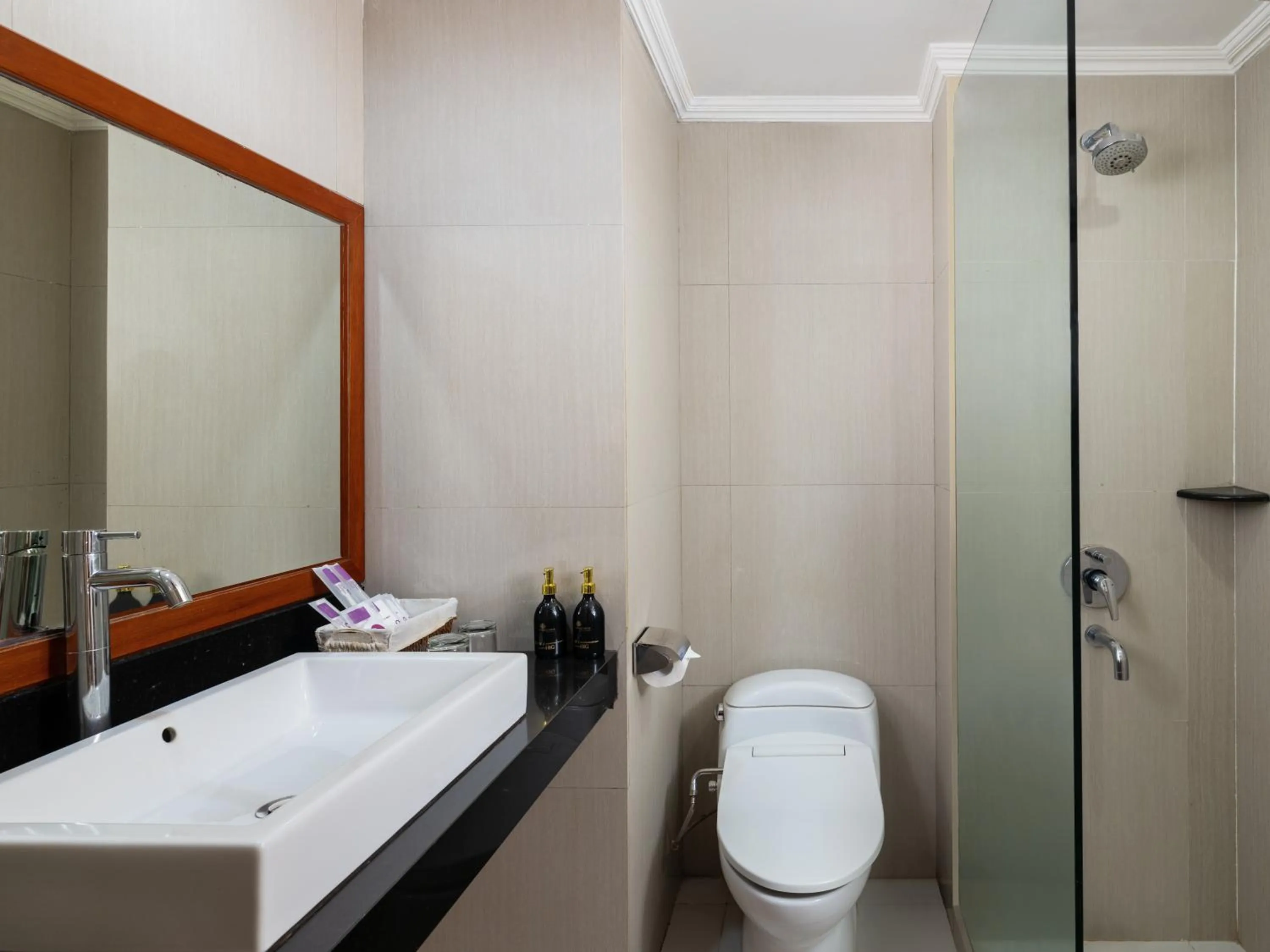 Toilet in Grand Inna Tunjungan Hotel Surabaya