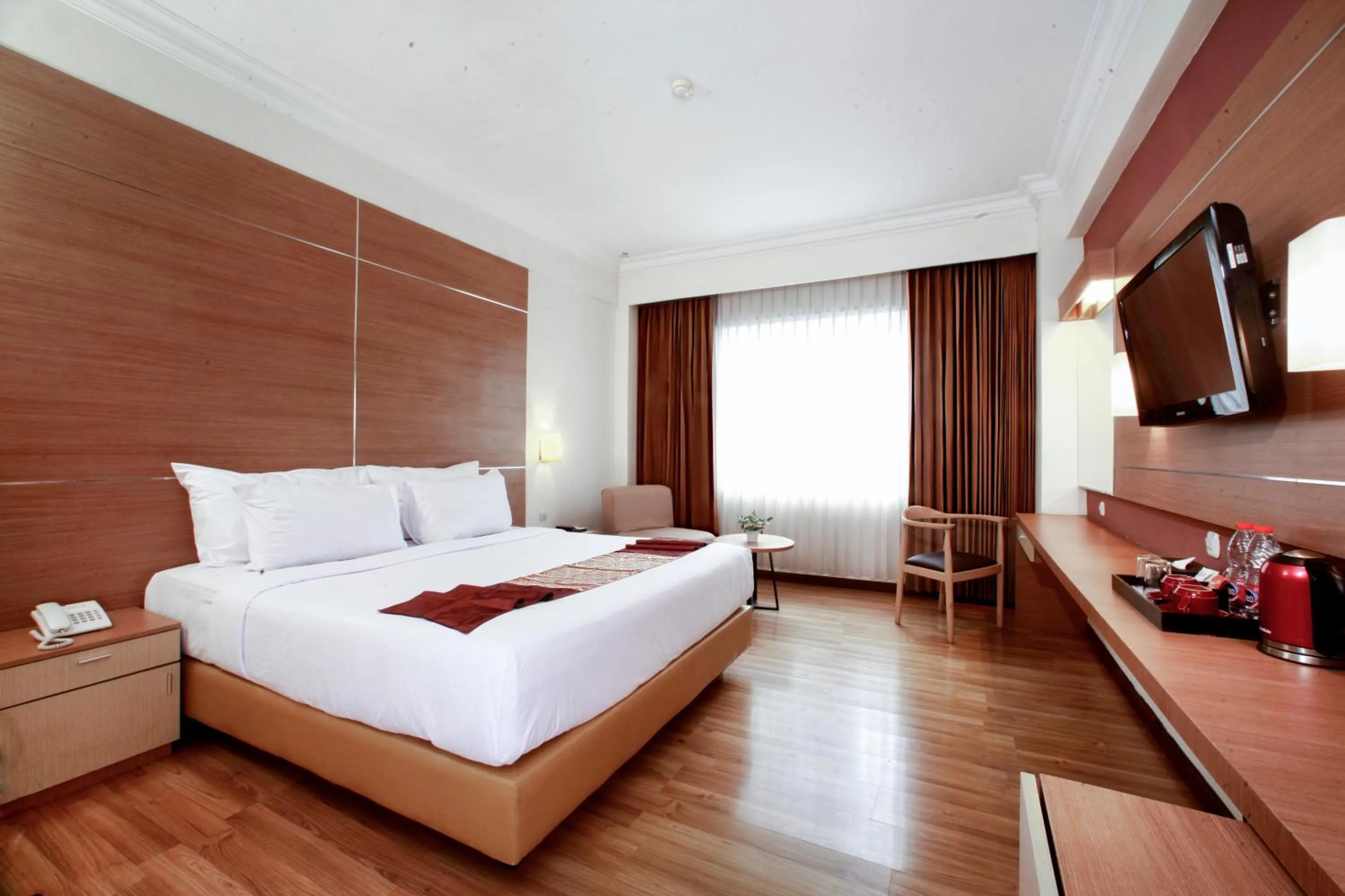 Bedroom, Bed in Grand Inna Tunjungan Hotel Surabaya