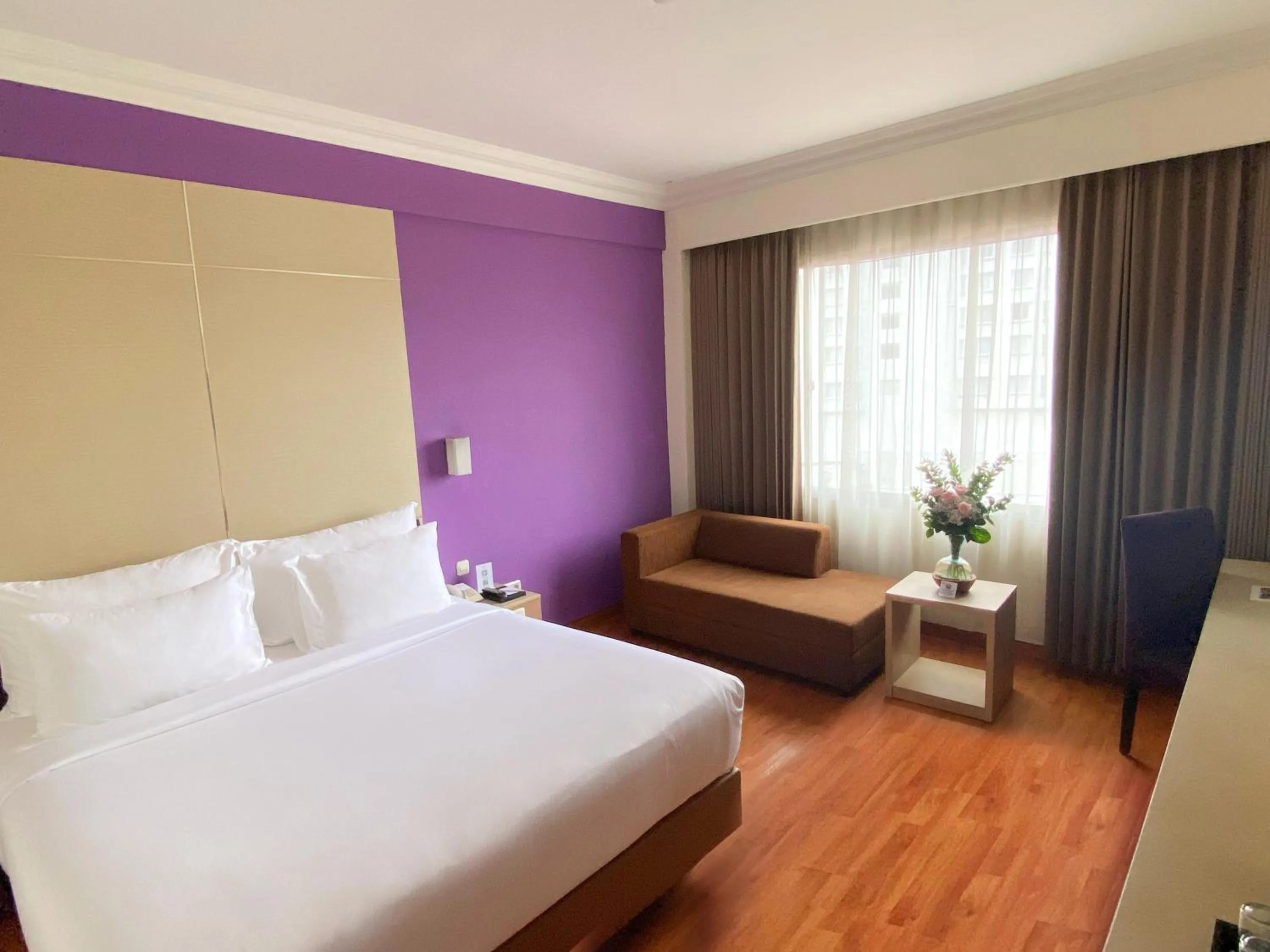 Bedroom, Bed in Grand Inna Tunjungan Hotel Surabaya