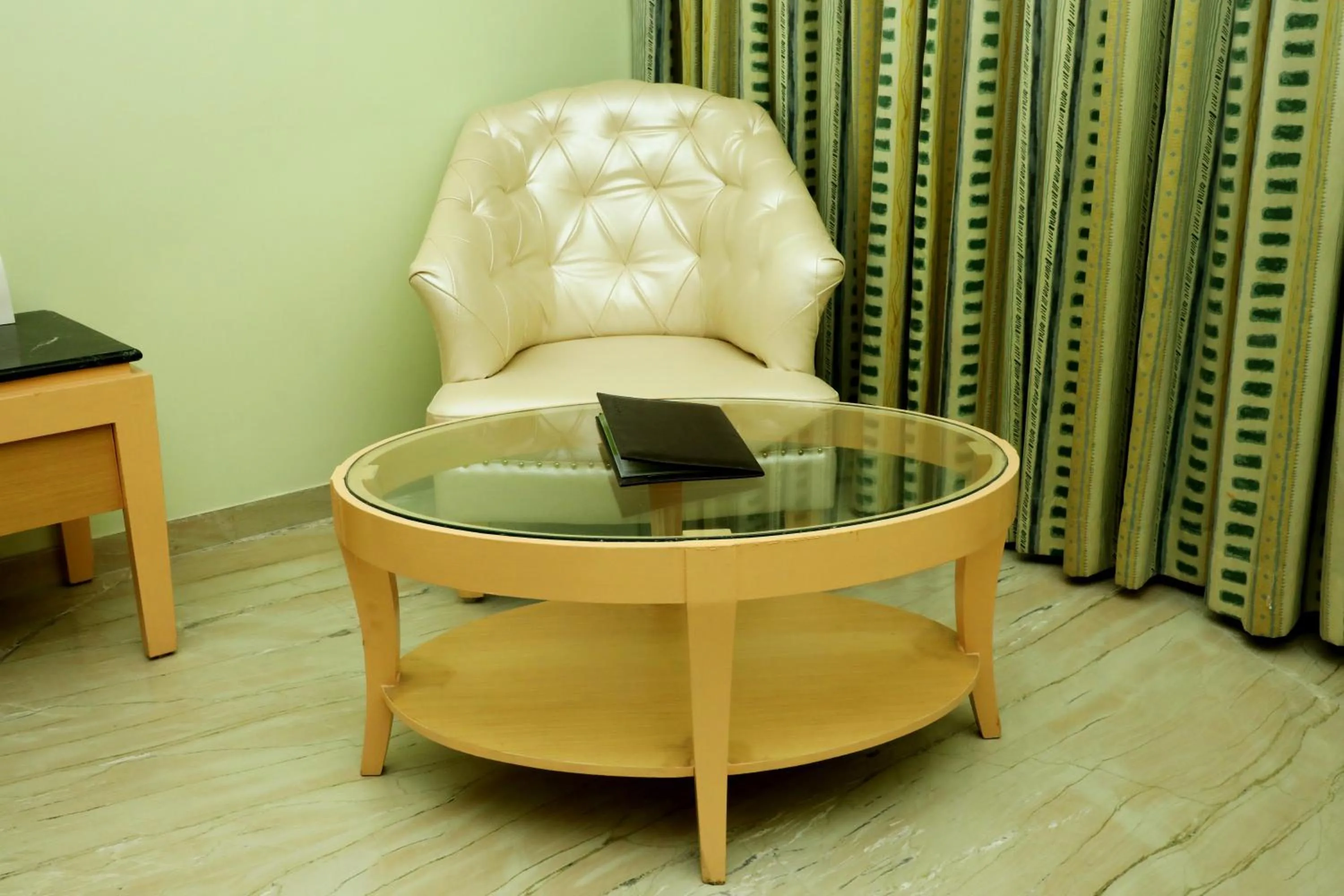 Seating area in Quality Inn Sabari