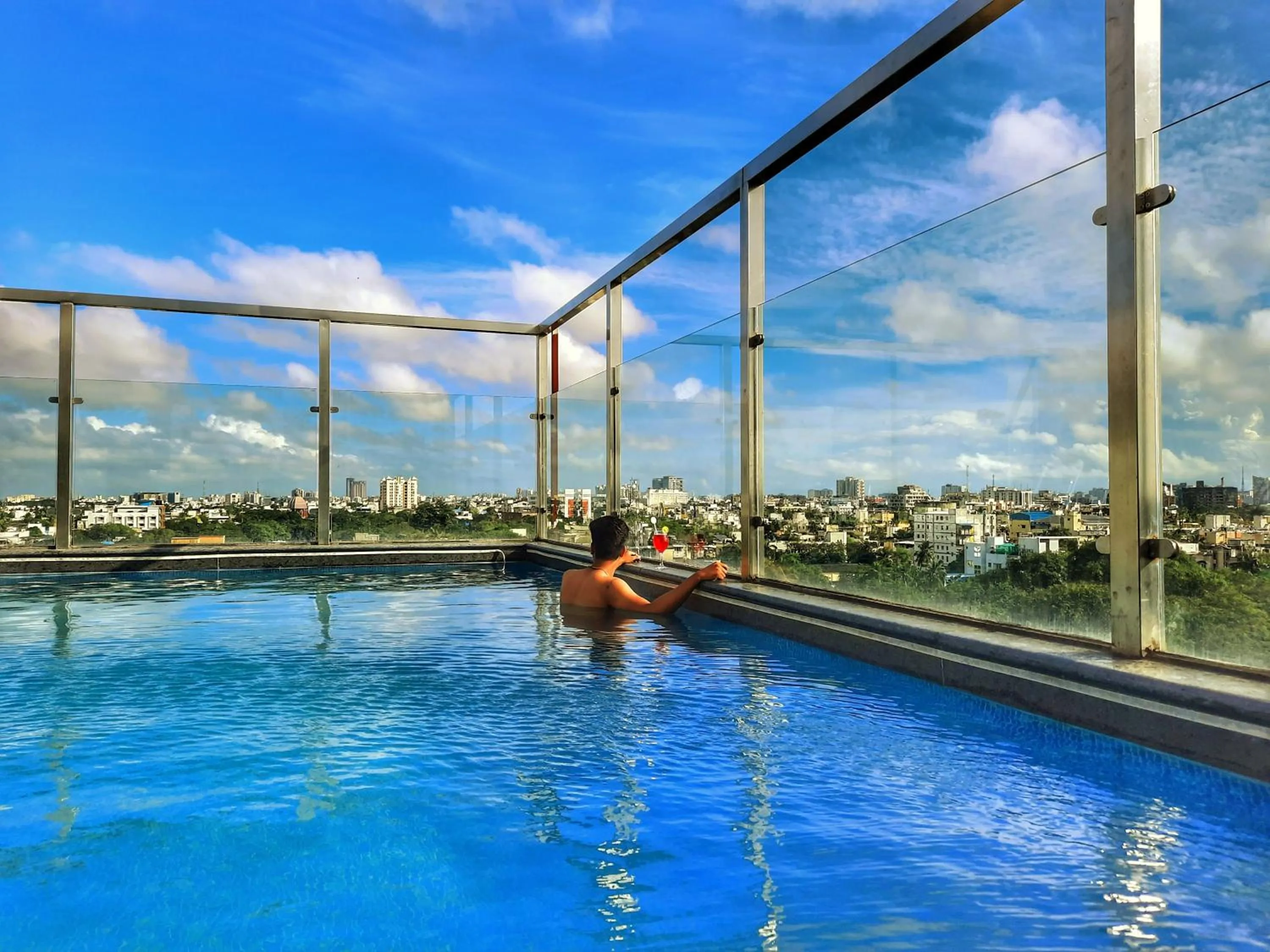 Swimming pool in Quality Inn Sabari