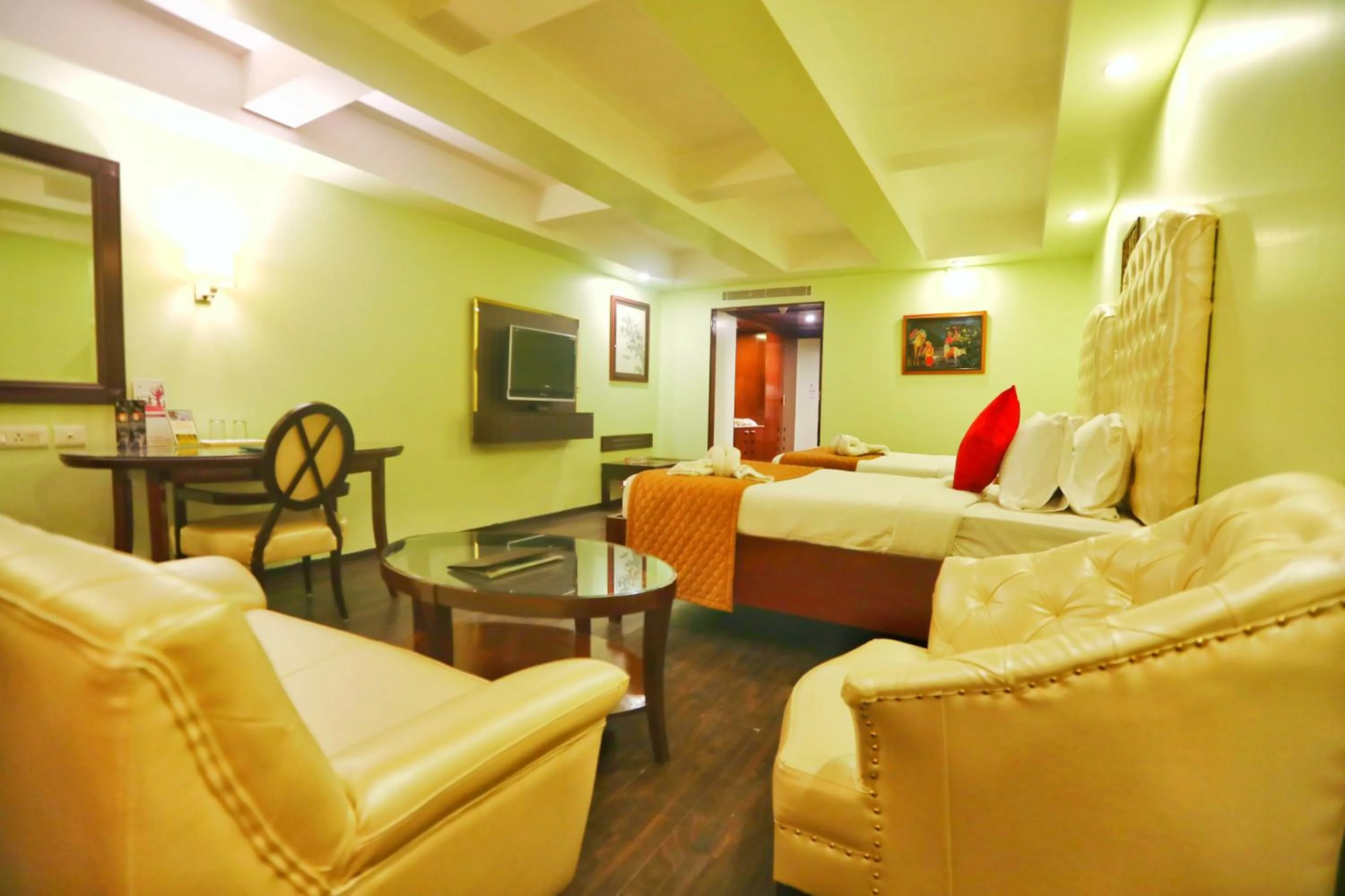 Photo of the whole room in Quality Inn Sabari