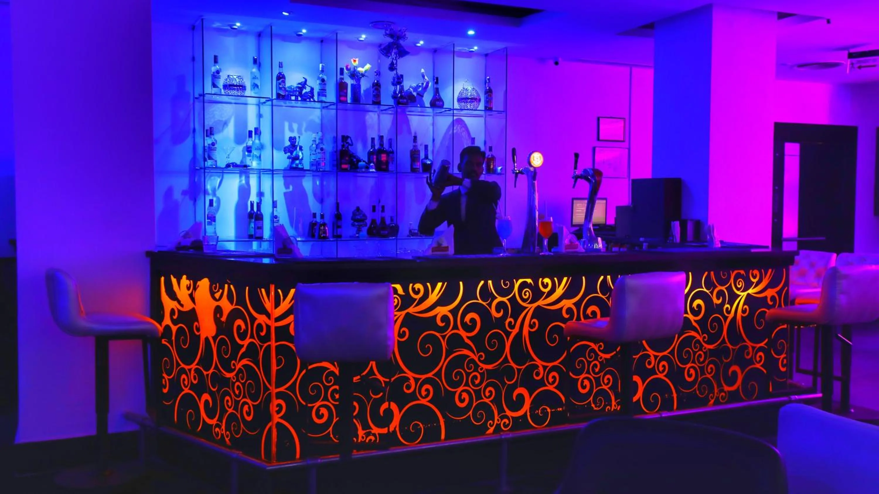 Lounge or bar in Quality Inn Sabari