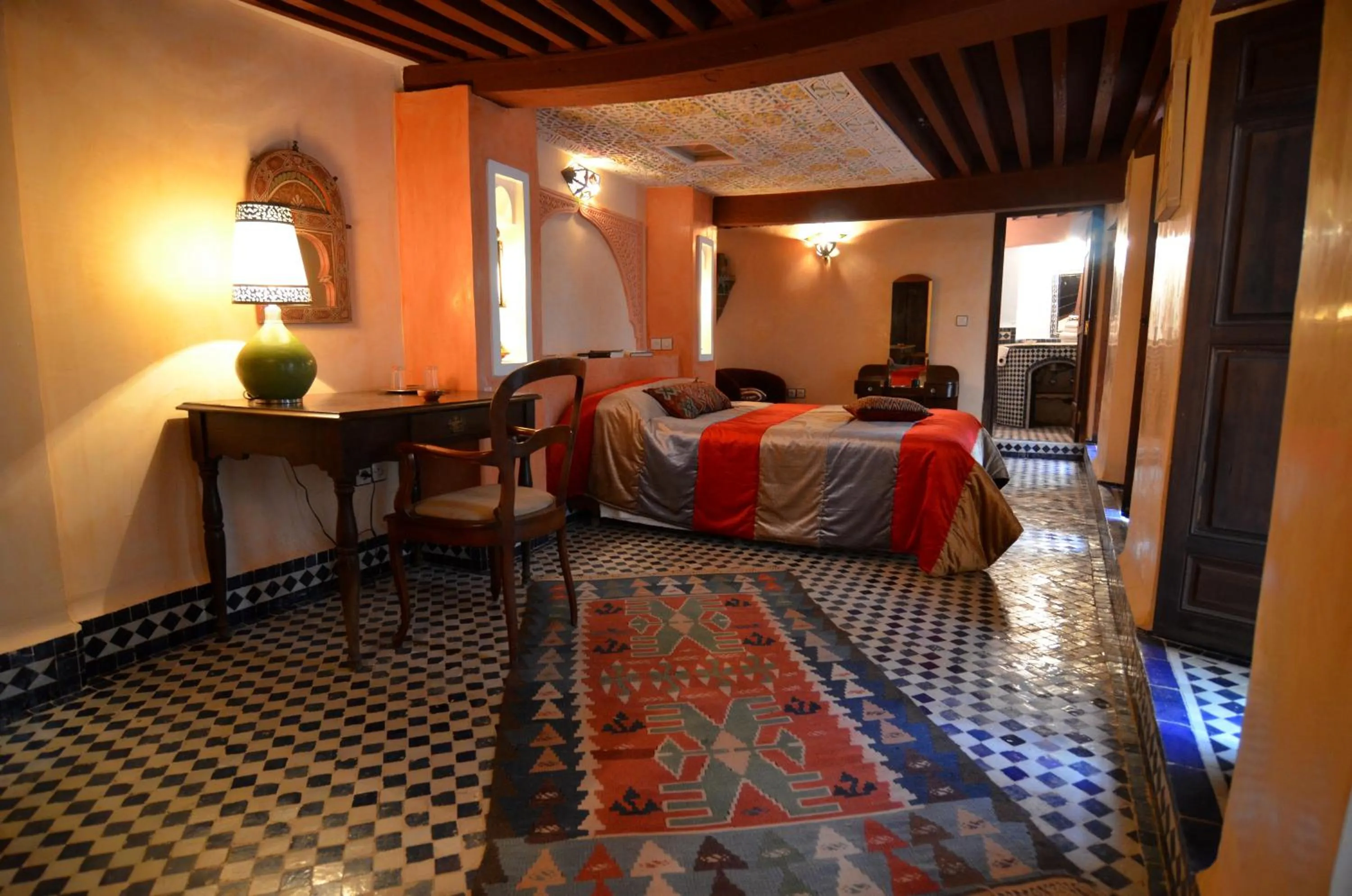 Photo of the whole room, Bed in Riad Le Patio De Fes