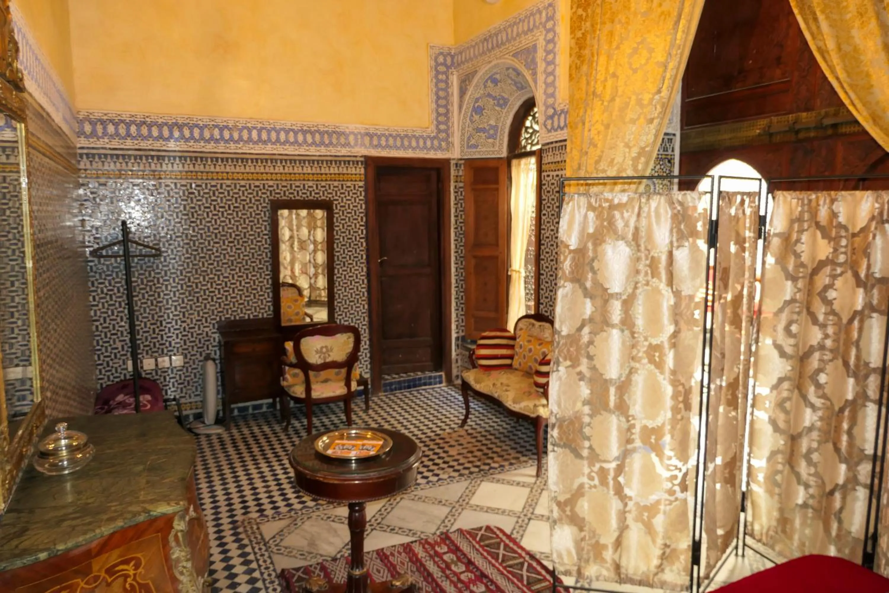 Photo of the whole room in Riad Le Patio De Fes