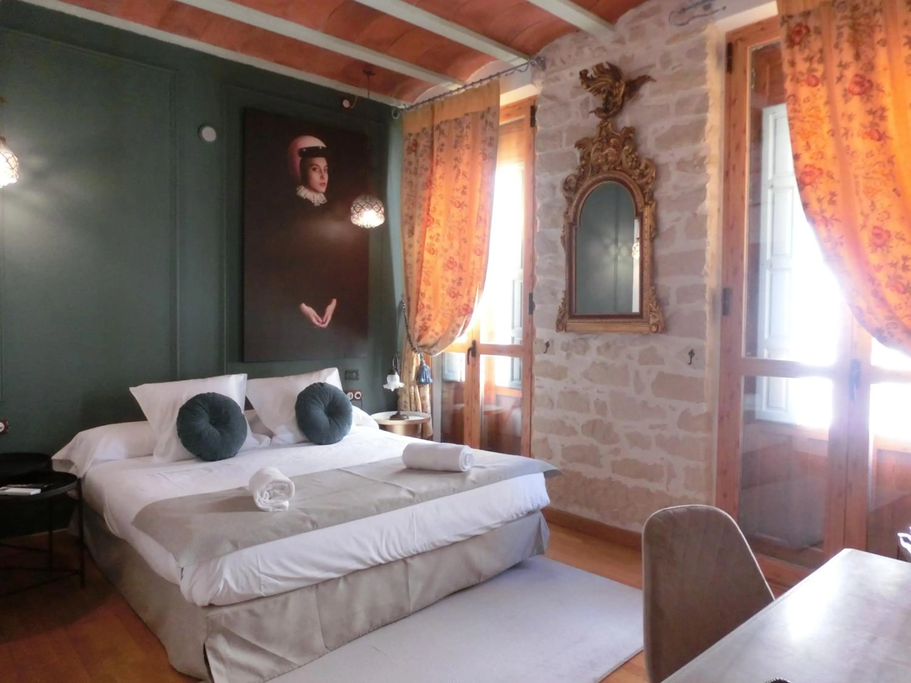 Photo of the whole room, Bed in Les Monges Palace Boutique