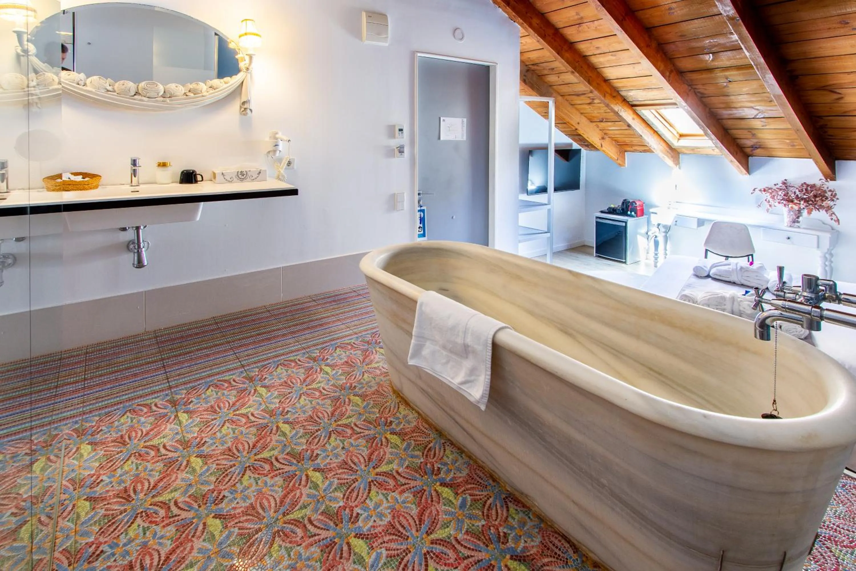 Bathroom in Les Monges Palace Boutique