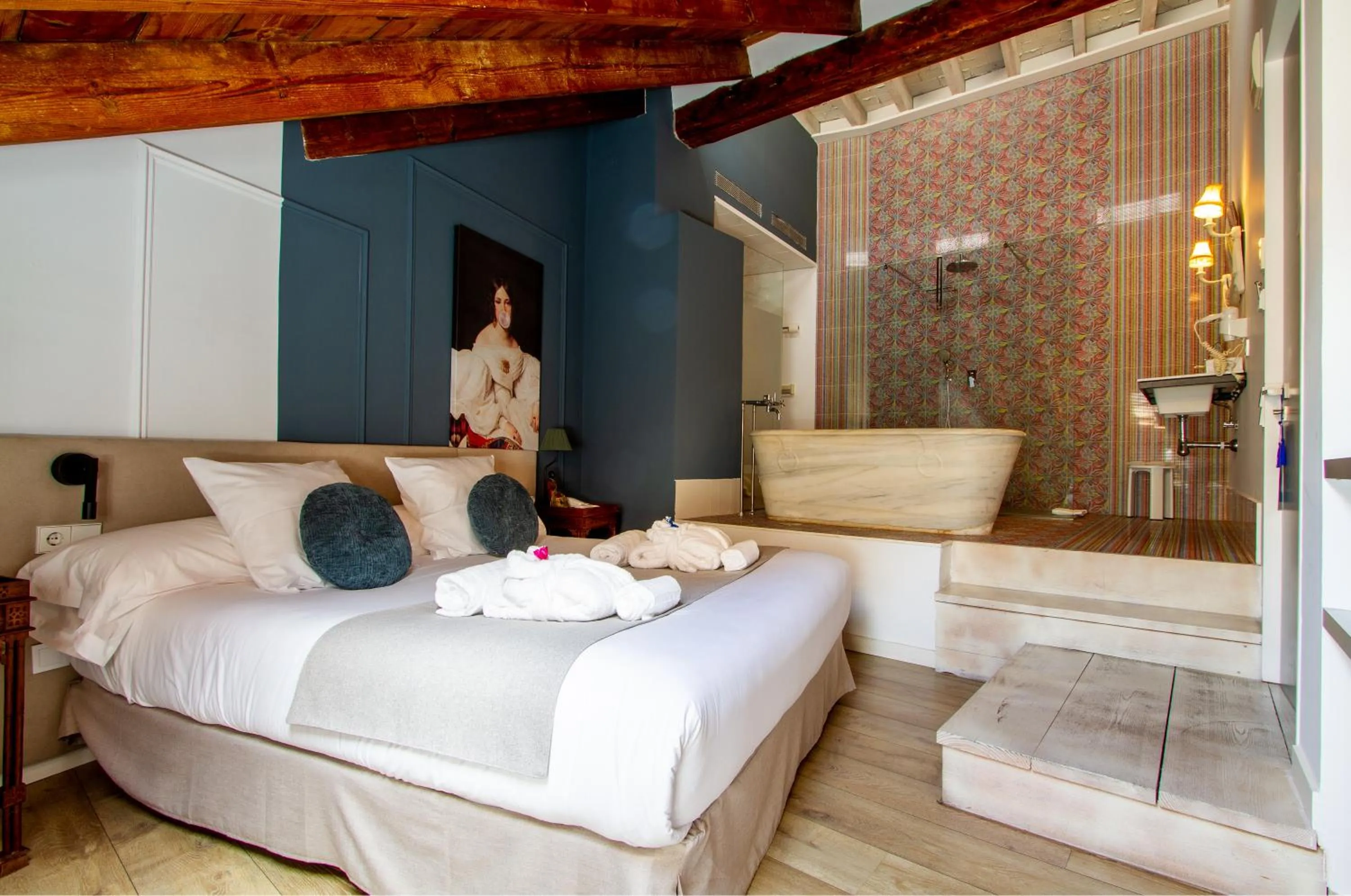 Photo of the whole room, Bed in Les Monges Palace Boutique