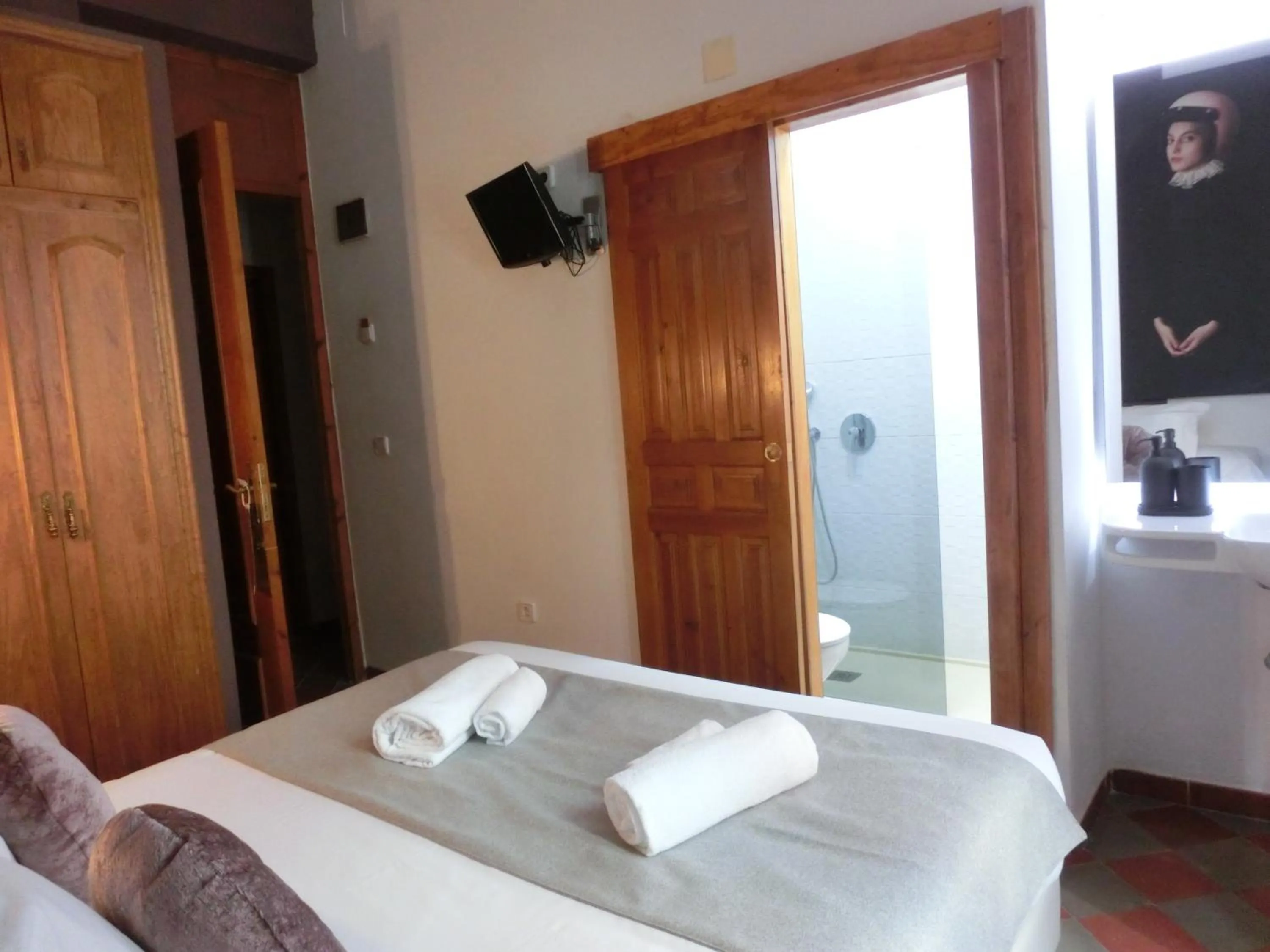 Photo of the whole room, Bed in Les Monges Palace Boutique