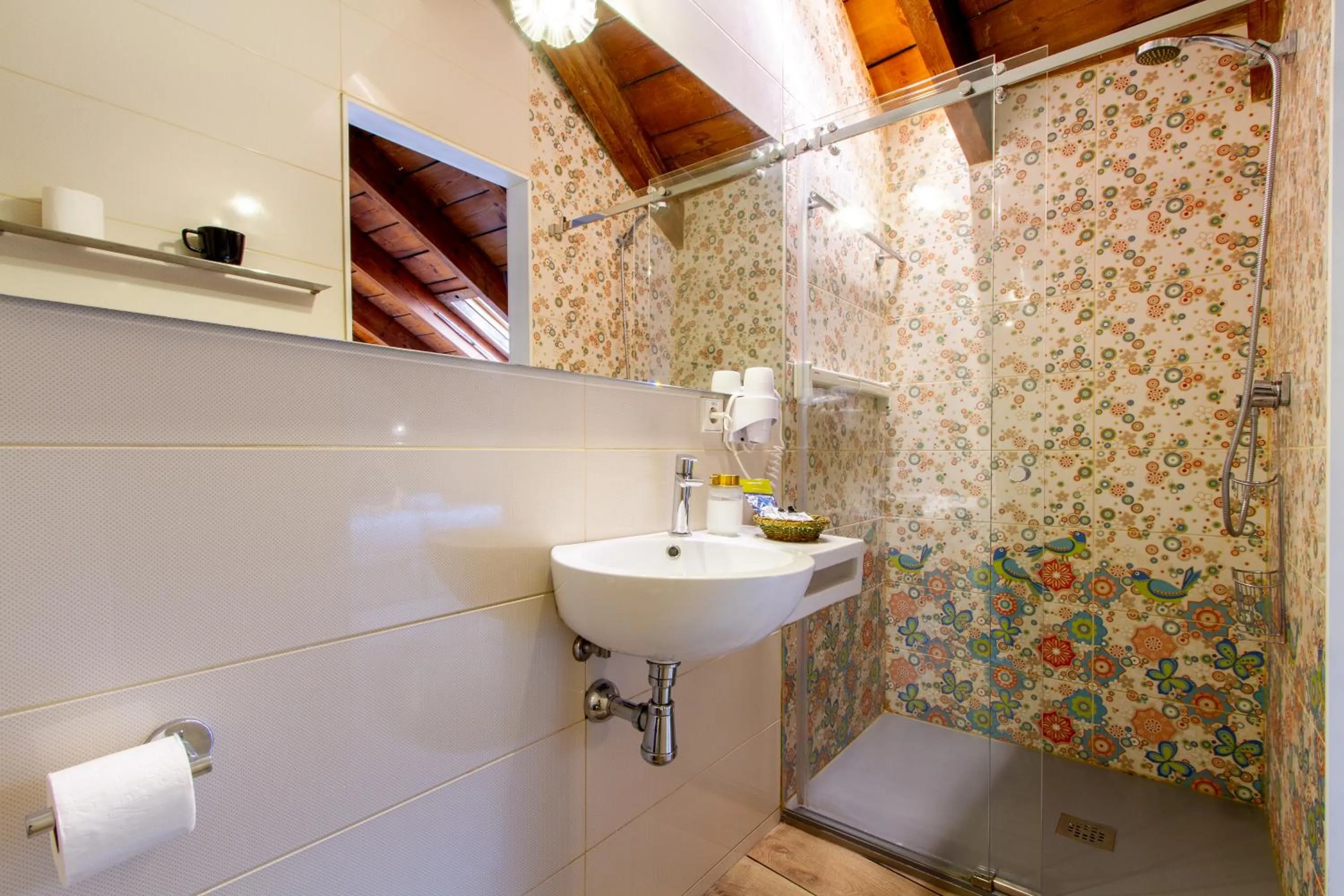 Shower in Les Monges Palace Boutique