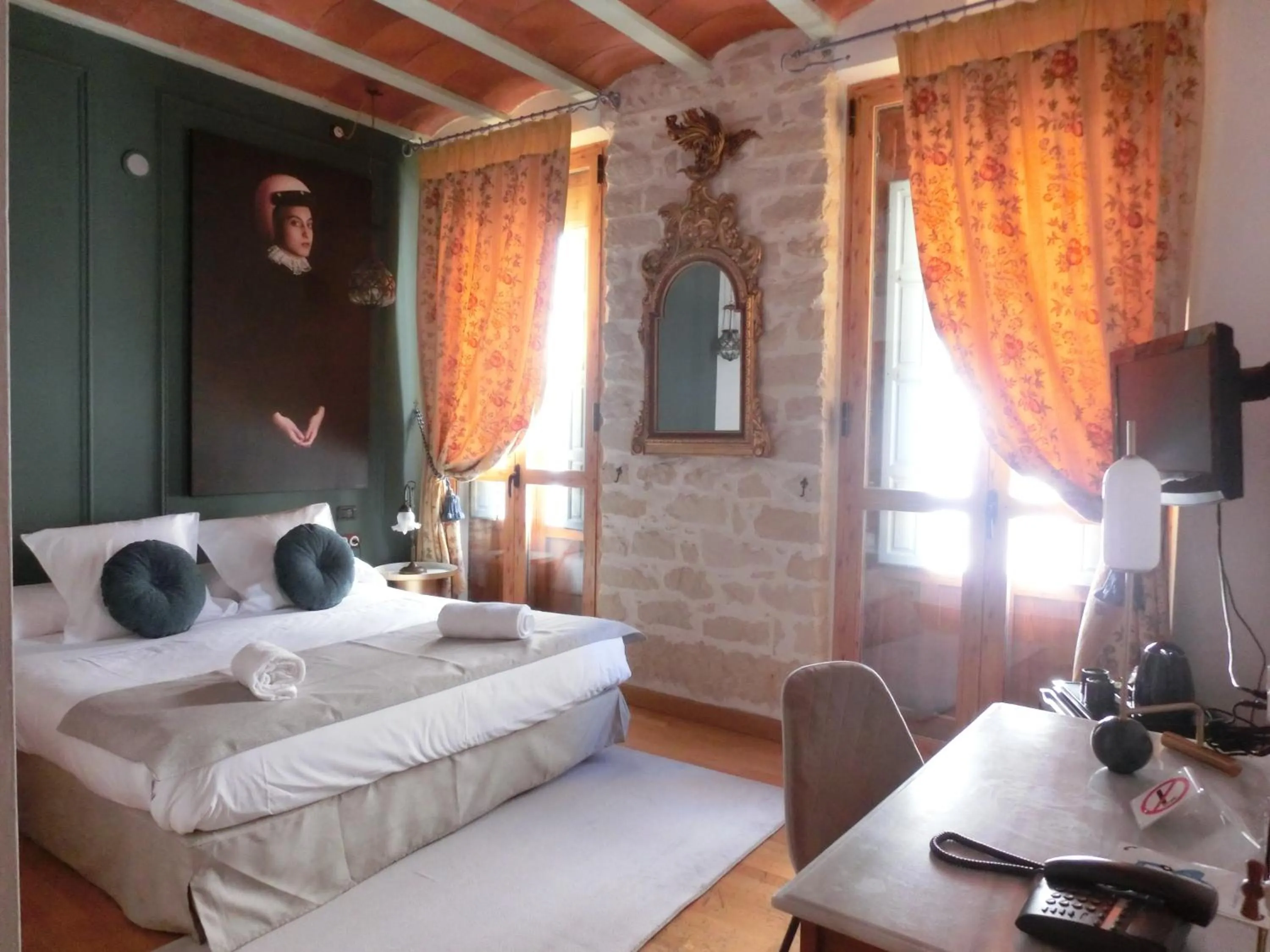 Photo of the whole room, Bed in Les Monges Palace Boutique