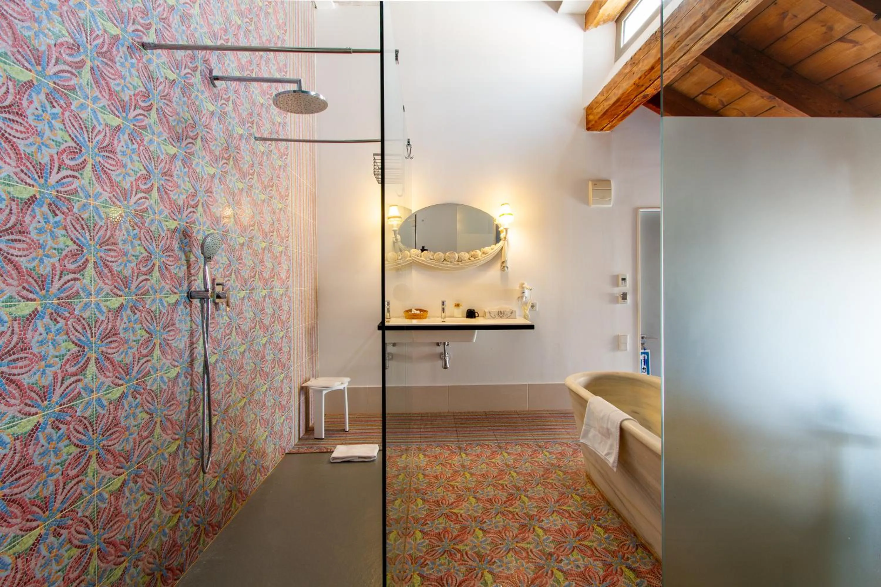 Shower in Les Monges Palace Boutique