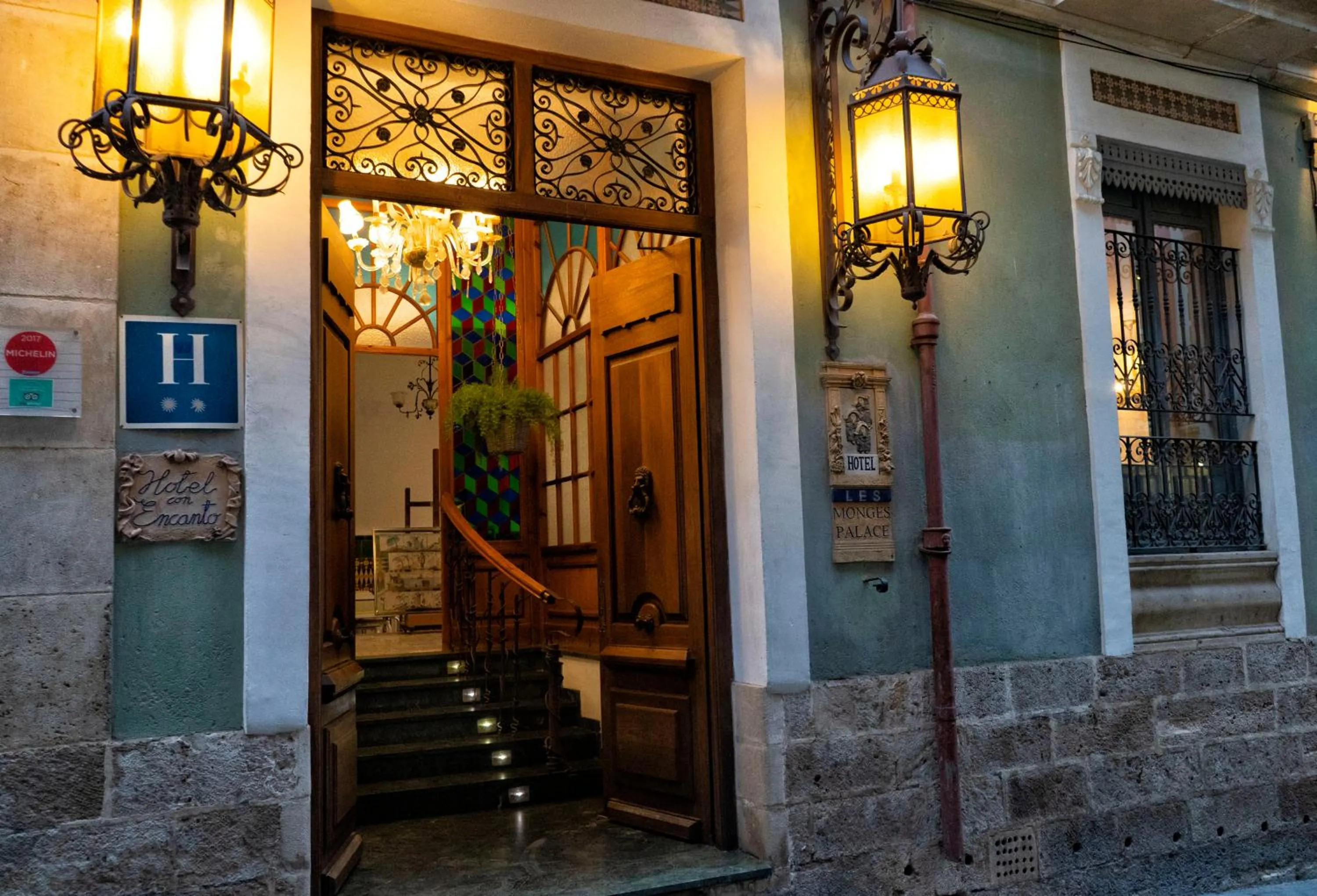 Facade/entrance in Les Monges Palace Boutique