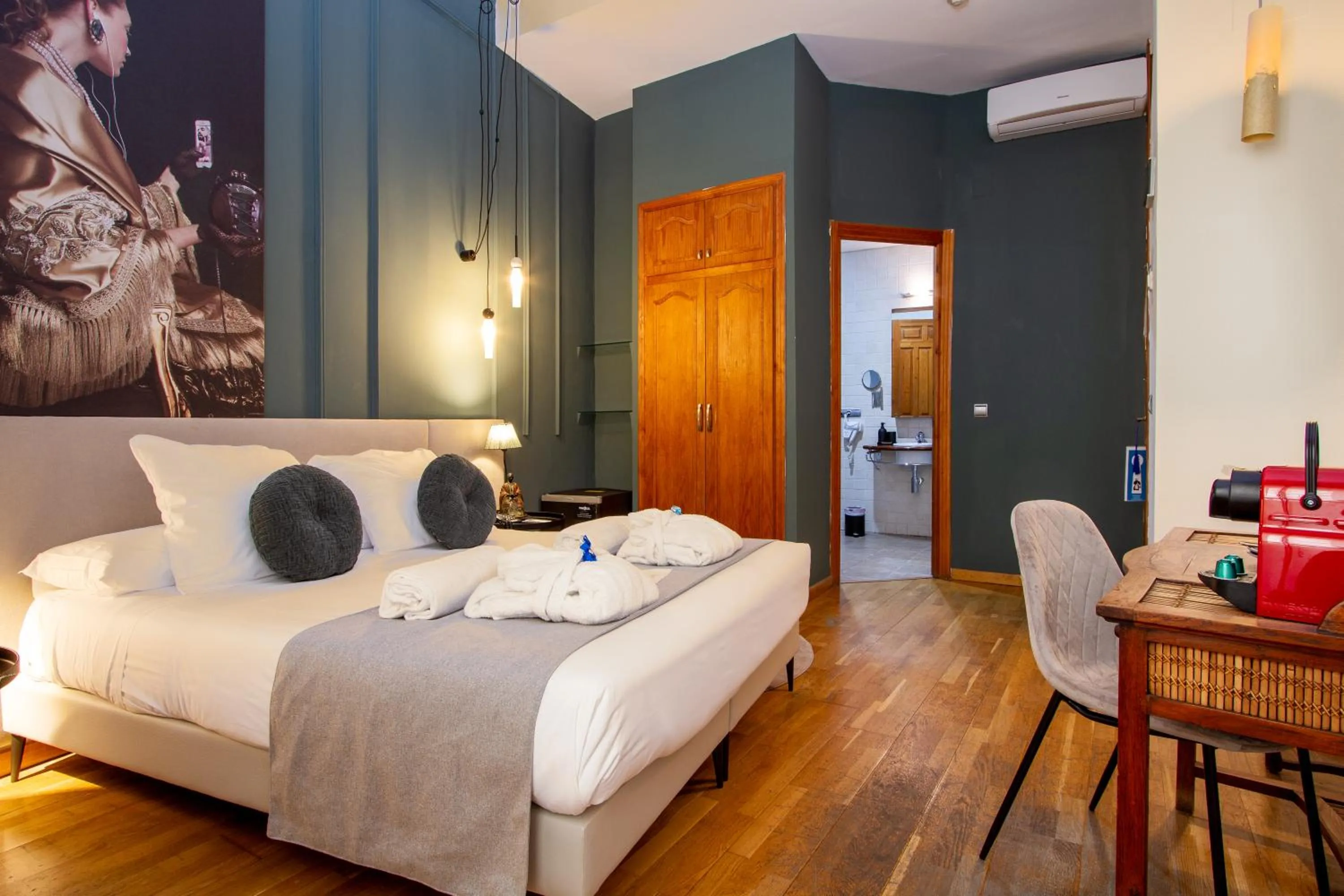 Bedroom, Bed in Les Monges Palace Boutique