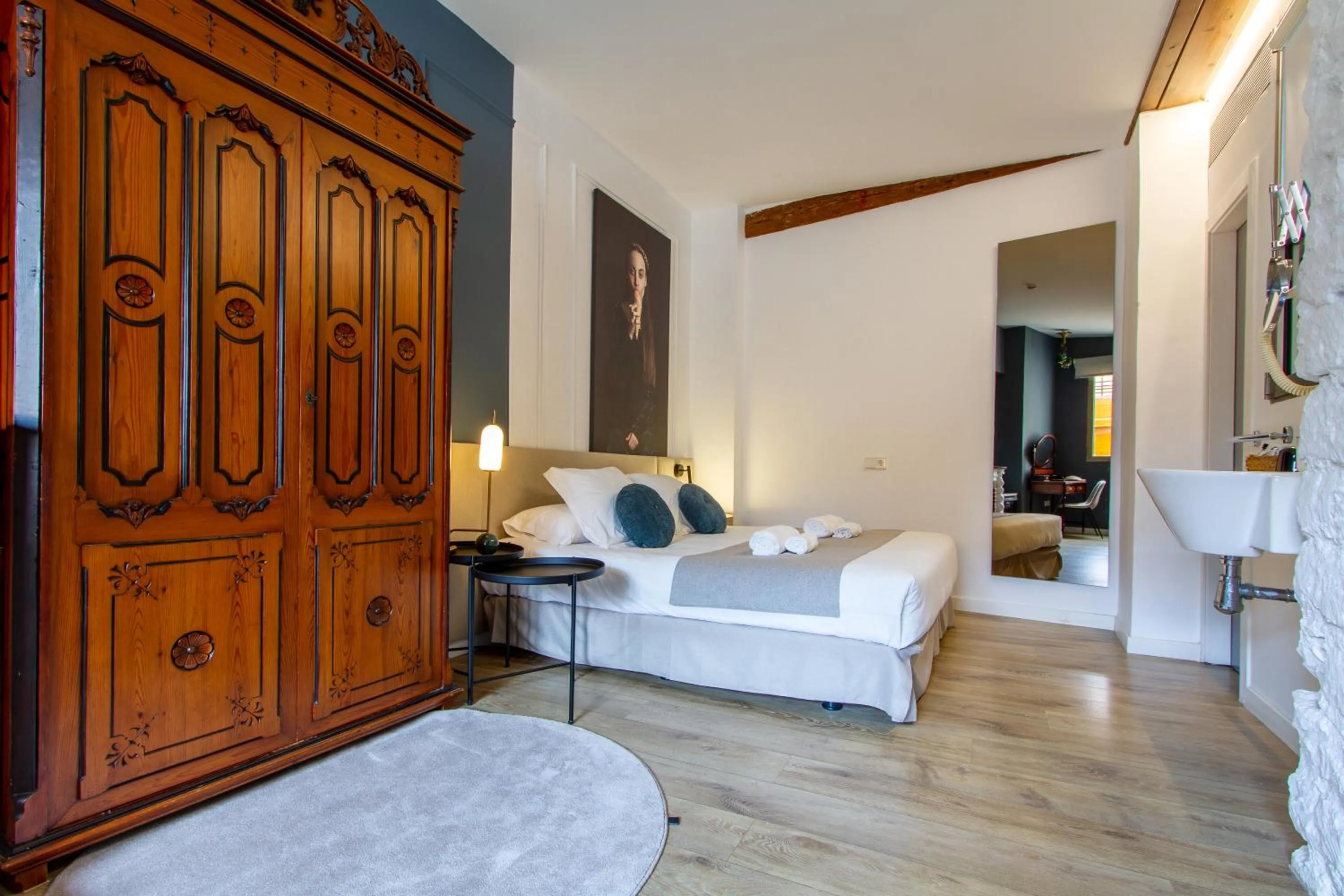 Bedroom, Bed in Les Monges Palace Boutique