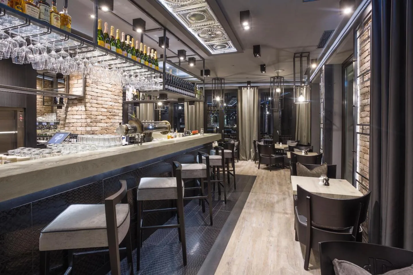 Restaurant/places to eat in Aparthotel by dasPaul