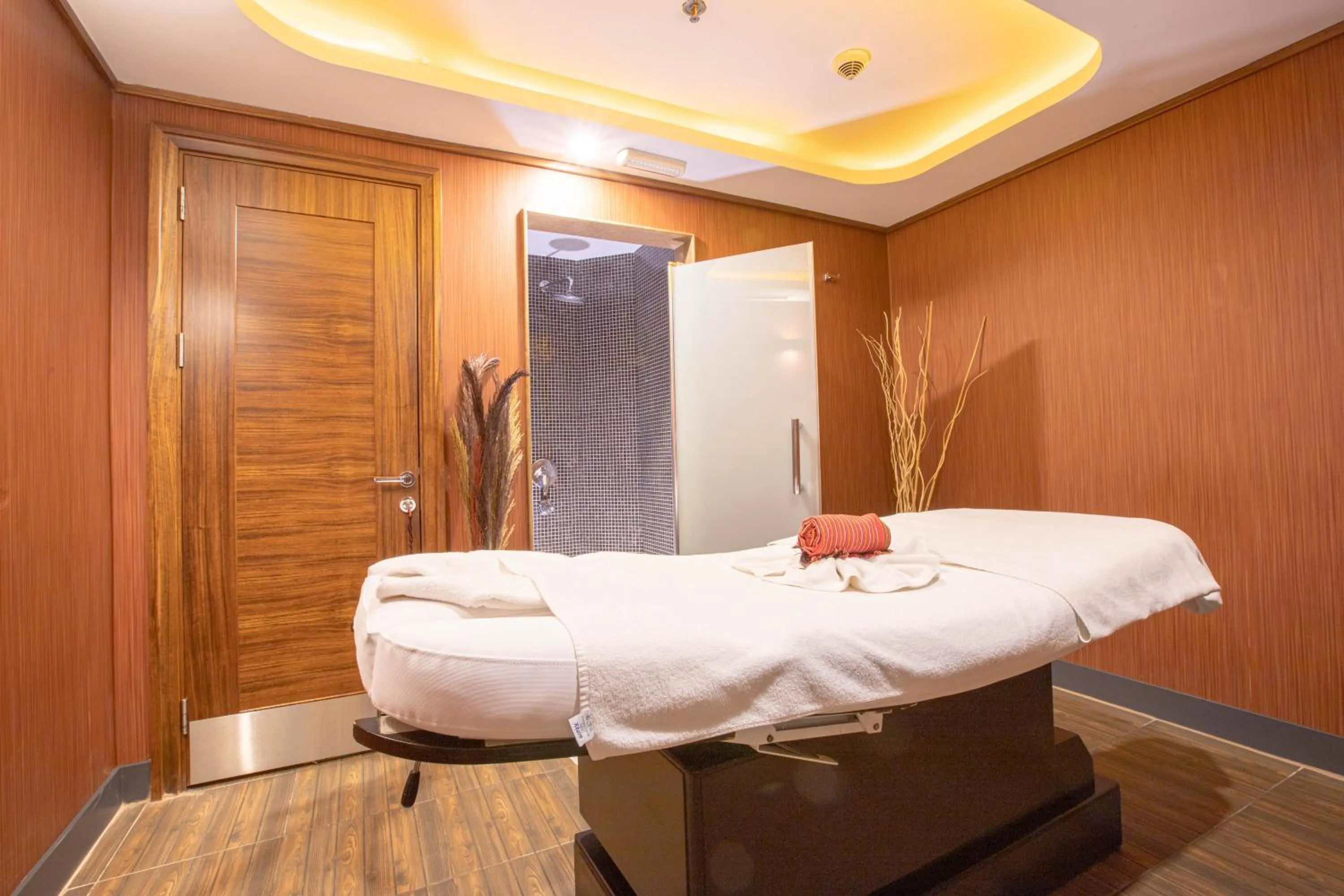 Massage, Bed in New Park Hotel