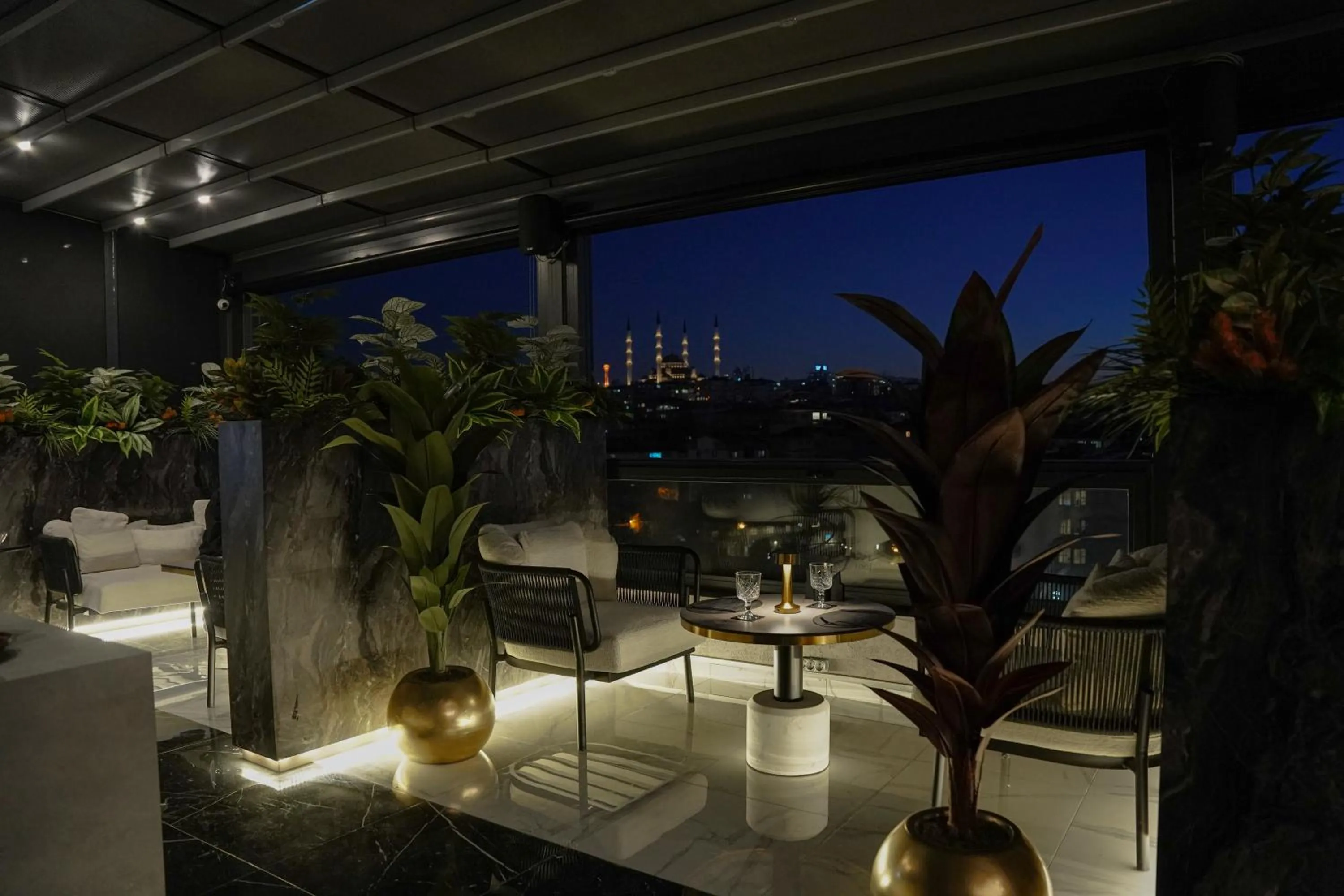 Lounge or bar in New Park Hotel