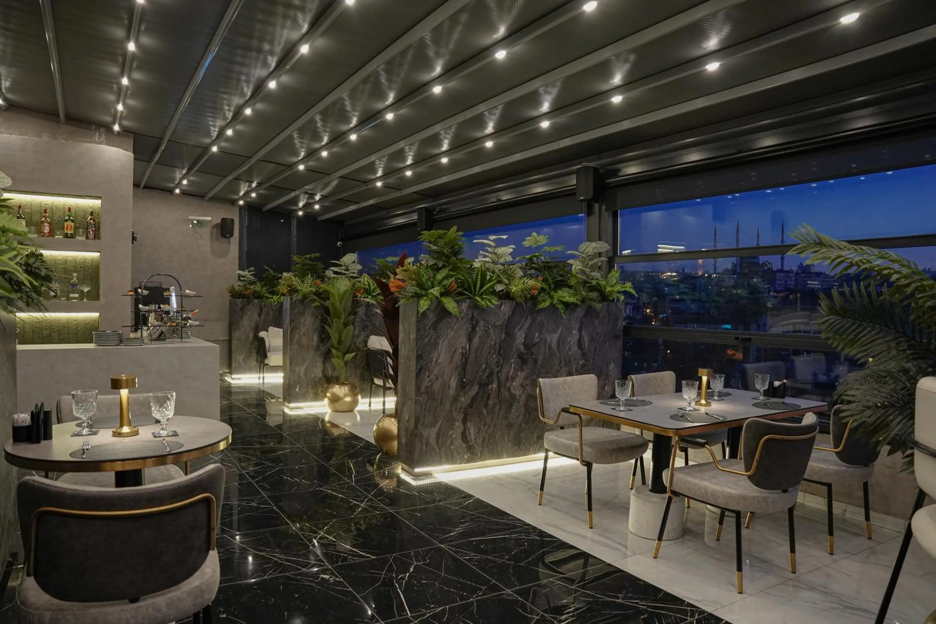 Lounge or bar in New Park Hotel