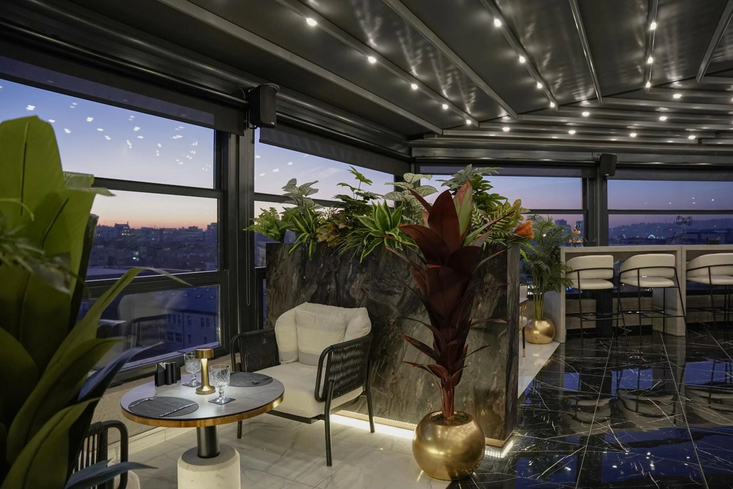 Lounge or bar in New Park Hotel