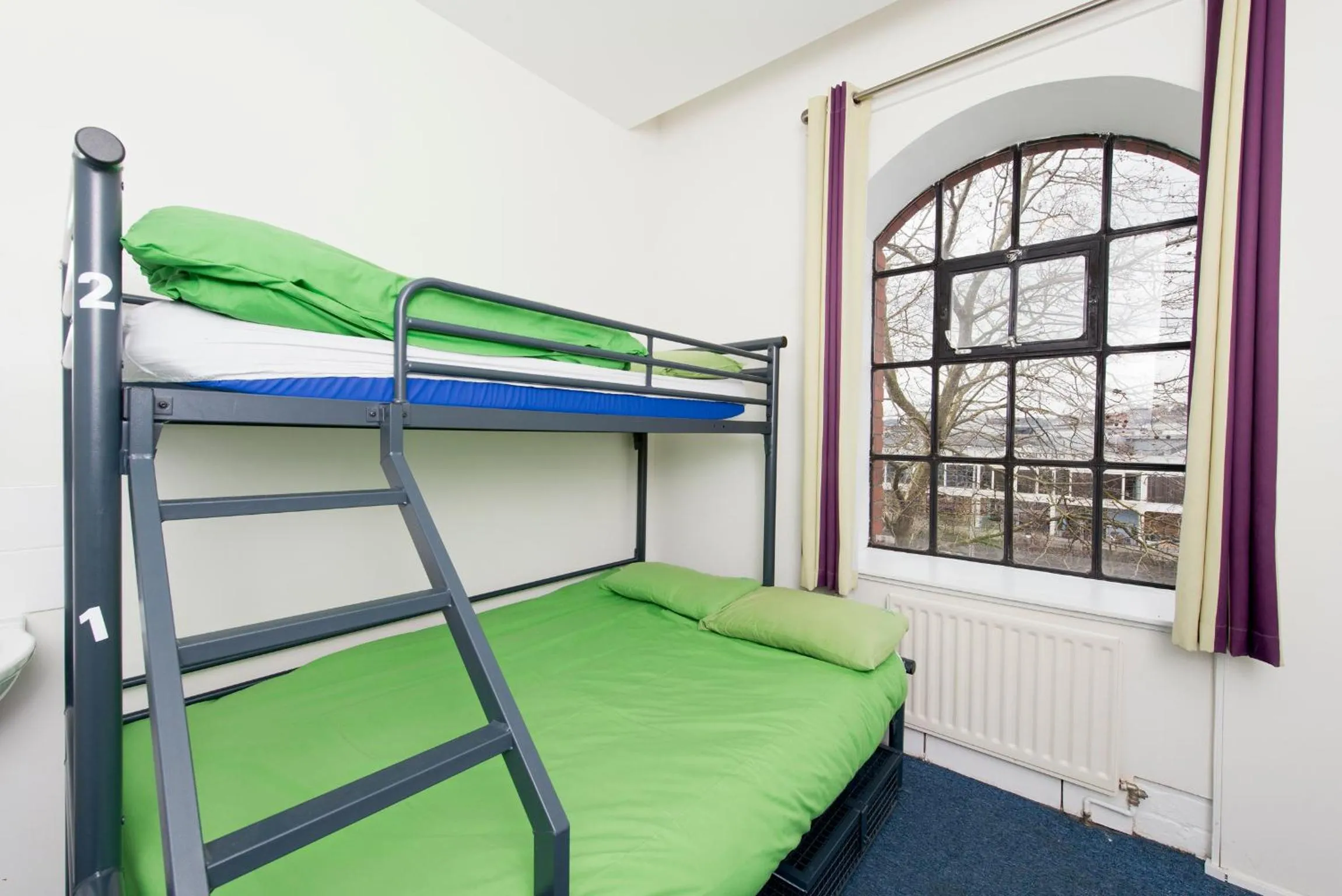 bunk bed, Bed in YHA Bristol