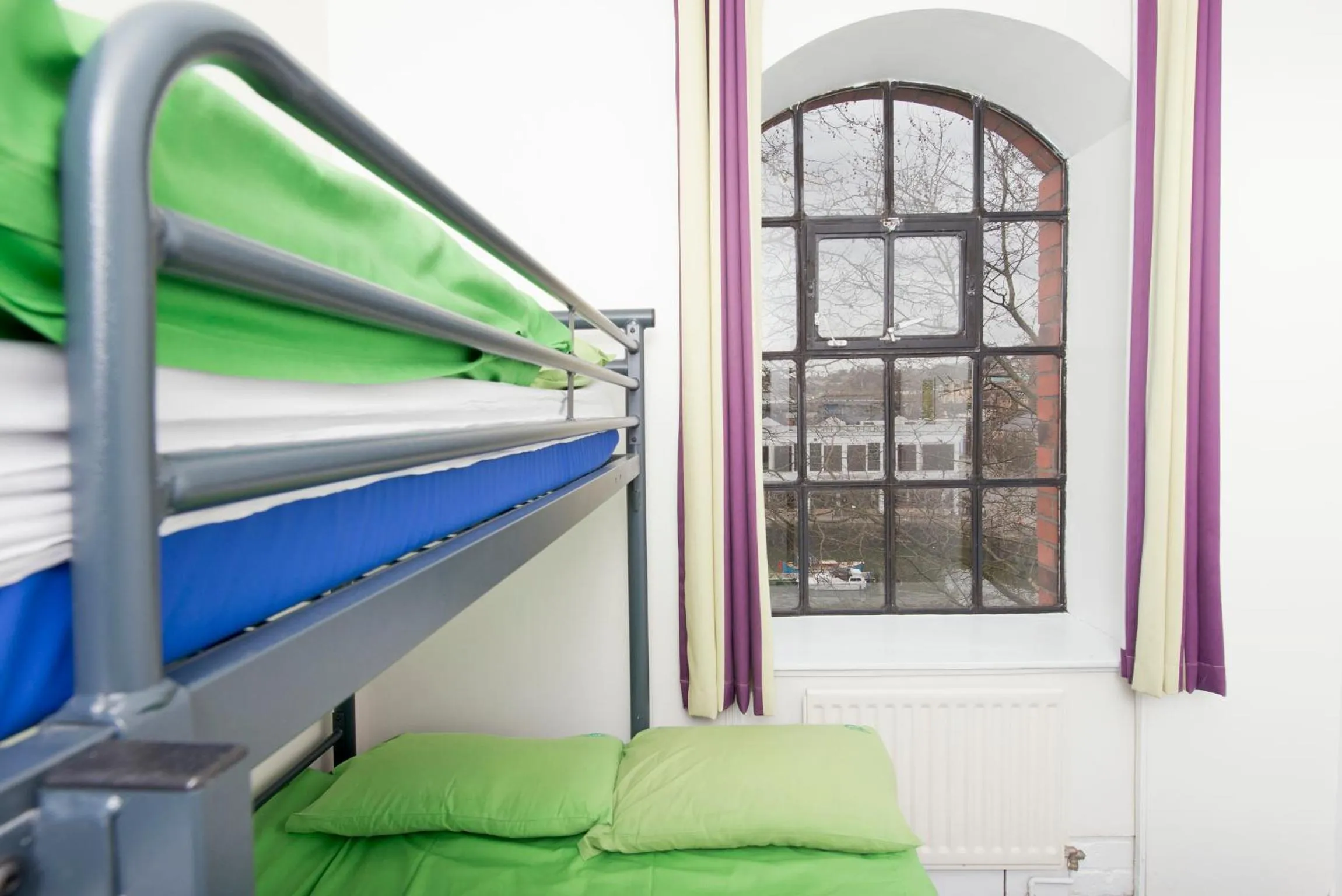 bunk bed, Bed in YHA Bristol