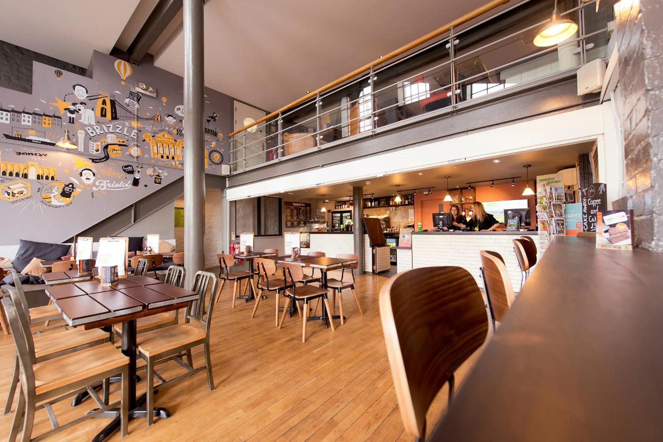 Restaurant/places to eat in YHA Bristol