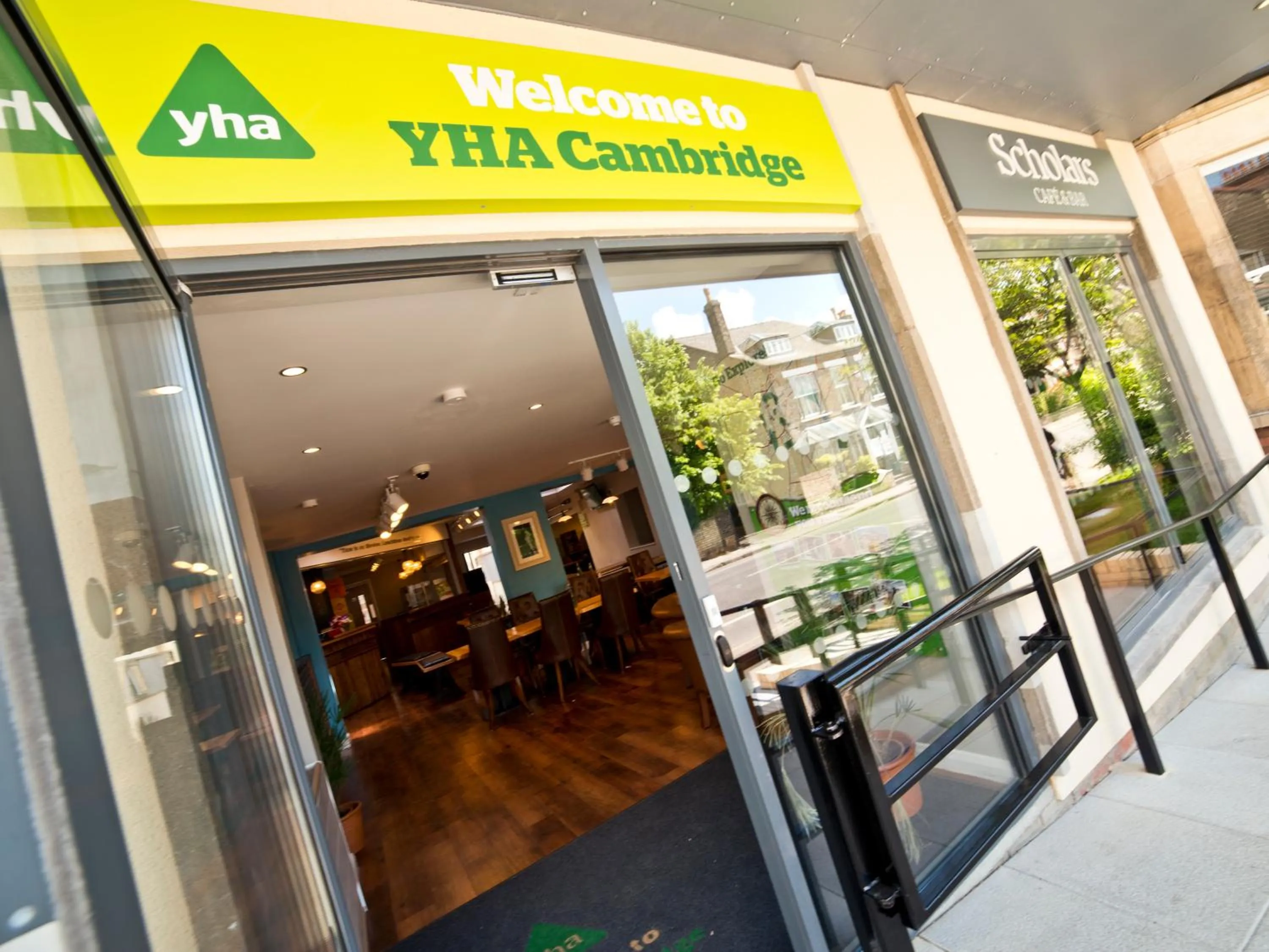 Facade/entrance in YHA Cambridge