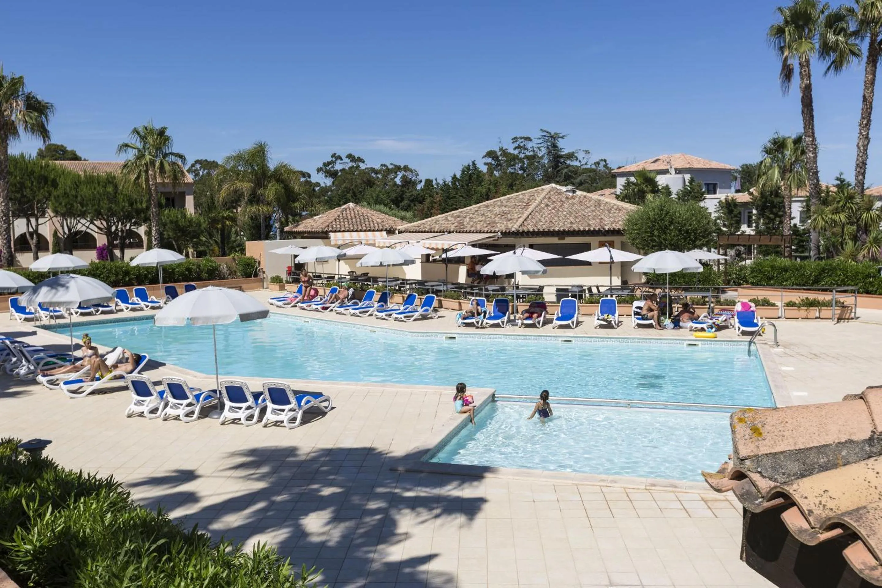 Pool view in Vacancéole - Résidence Sognu di Mare