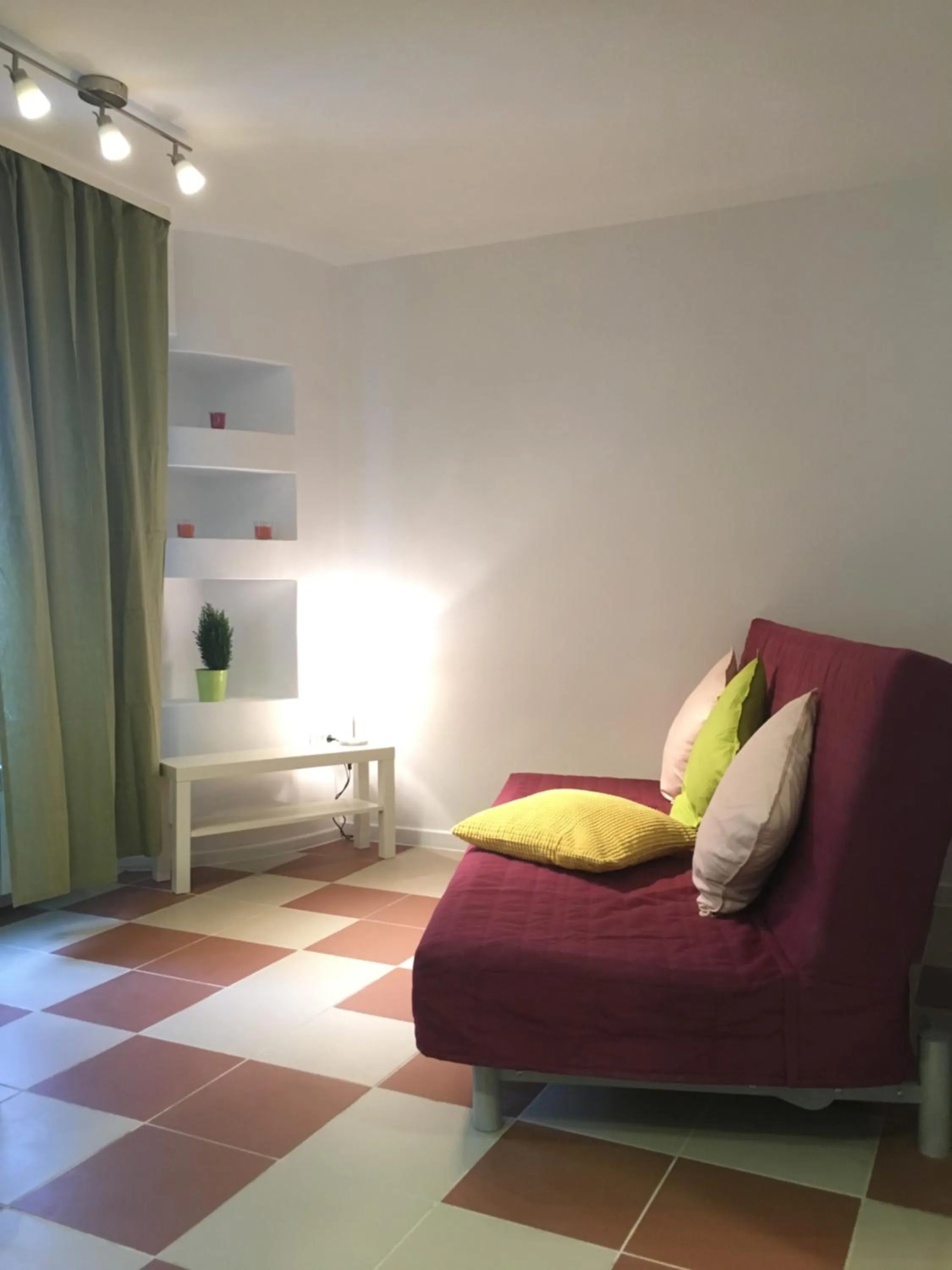 Living room in Green Apartment 4-26 Mircea Voda