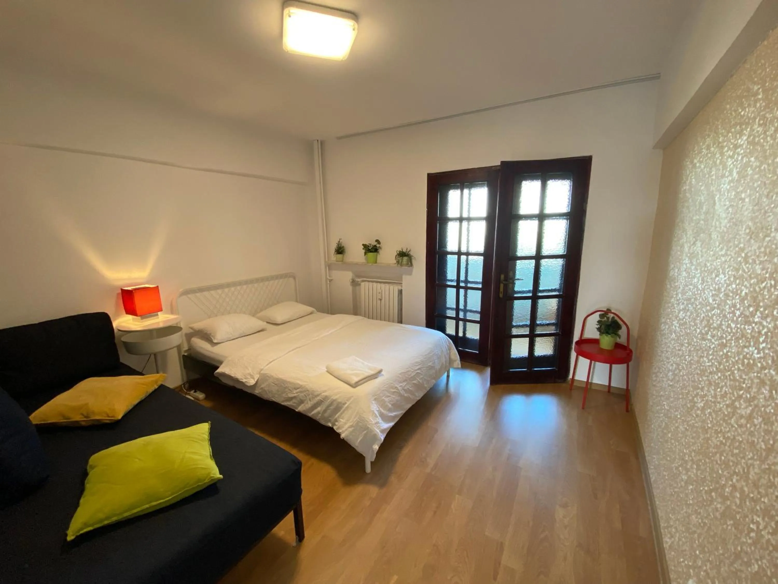 Bed in Green Apartment 4-26 Mircea Voda