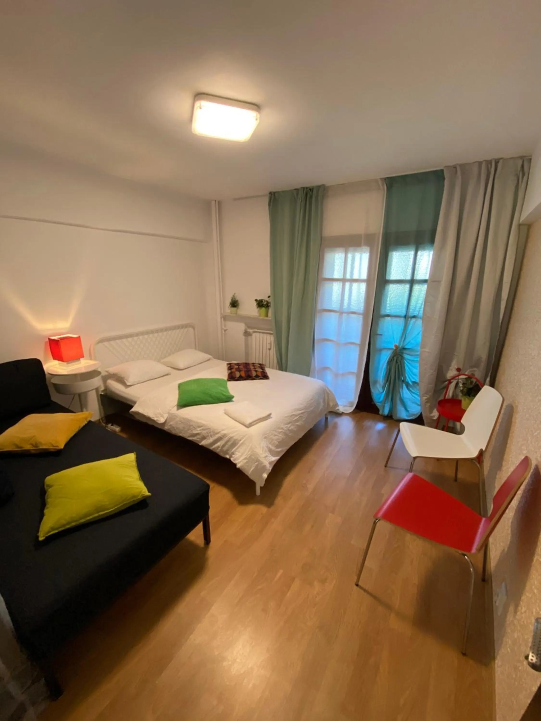 Bed in Green Apartment 4-26 Mircea Voda