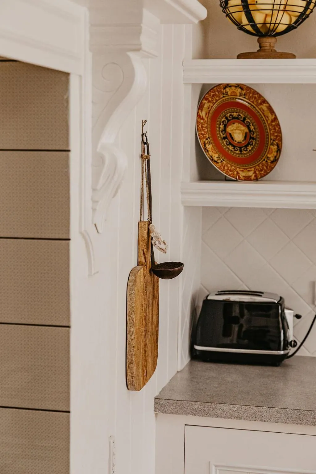 Kitchen or kitchenette in Edge17 Waterfront Apartment, plus Cottage with Garden View - Port Fairy