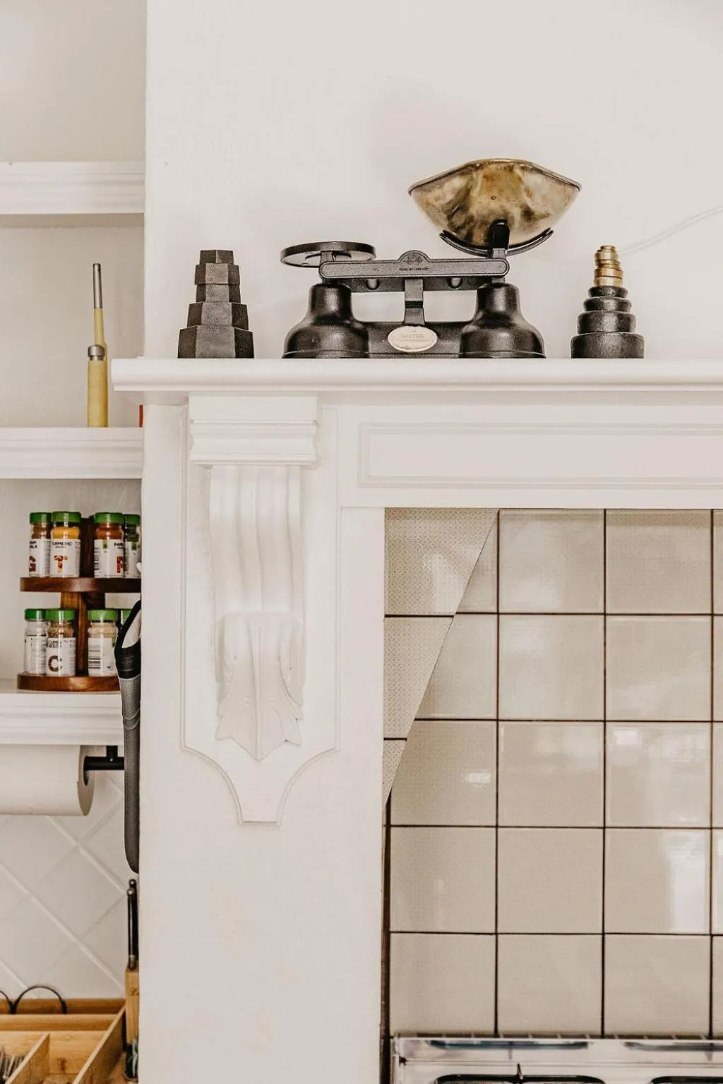 Kitchen or kitchenette in Edge17 Waterfront Apartment, plus Cottage with Garden View - Port Fairy