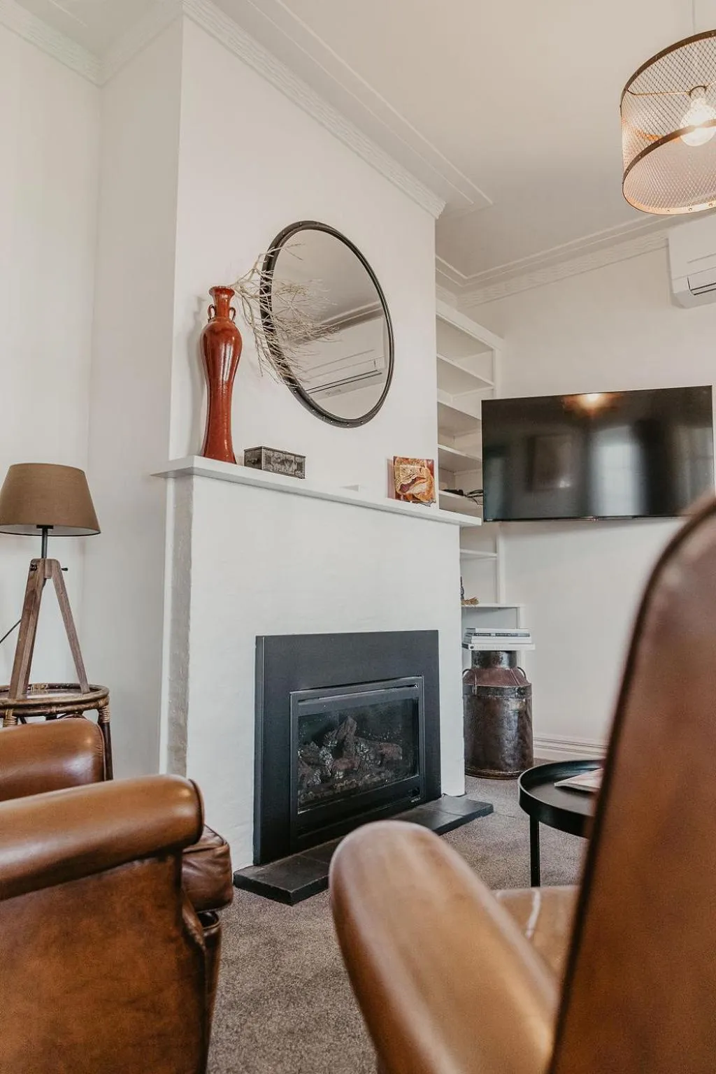 Living room in Edge17 Waterfront Apartment, plus Cottage with Garden View - Port Fairy