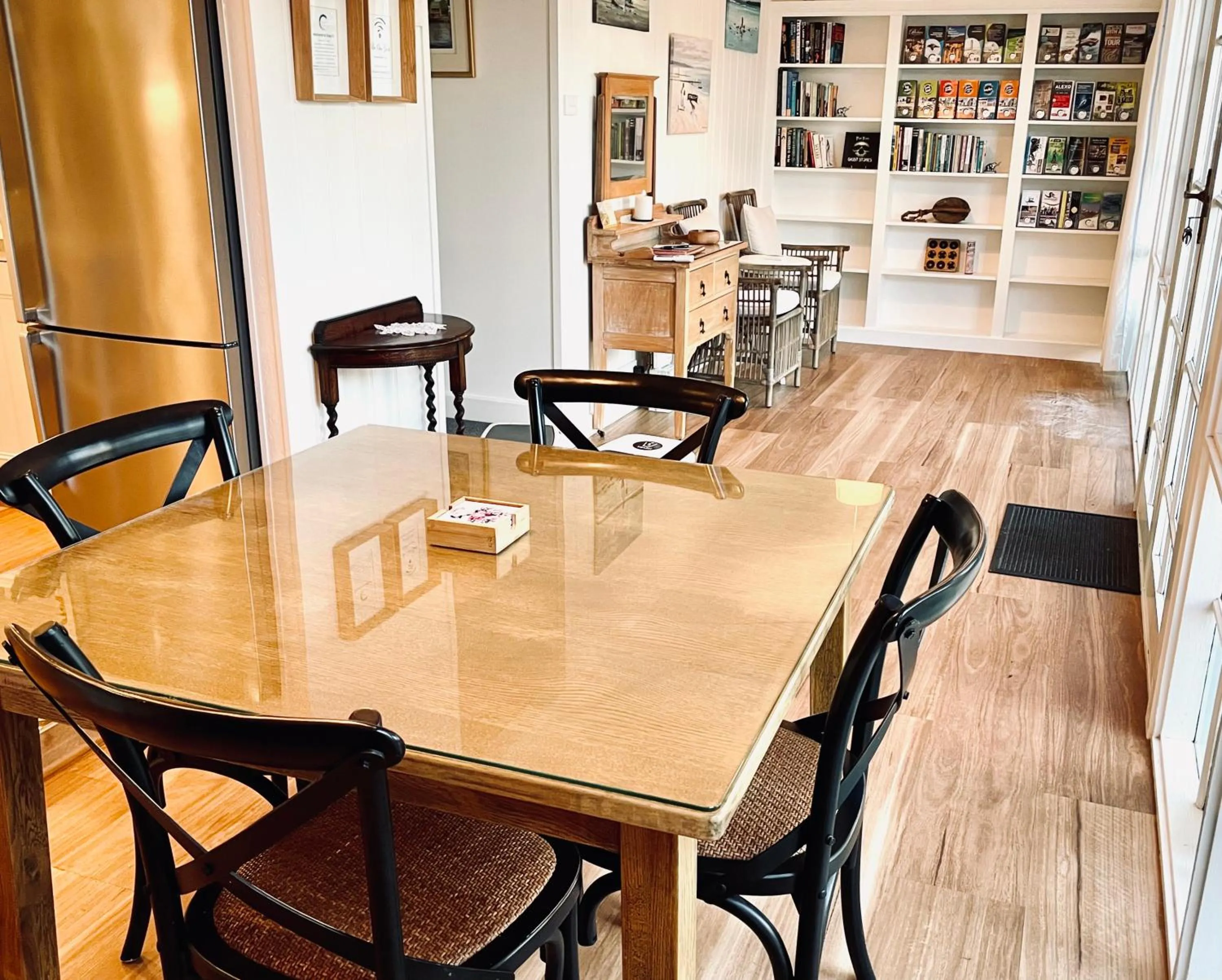 Dining area in Edge17 Waterfront Apartment, plus Cottage with Garden View - Port Fairy