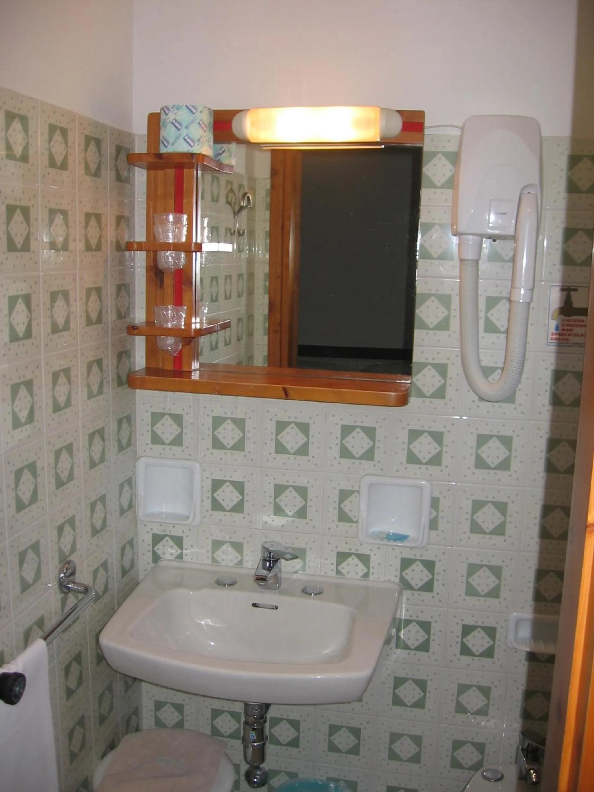 Bathroom in Hotel Prati