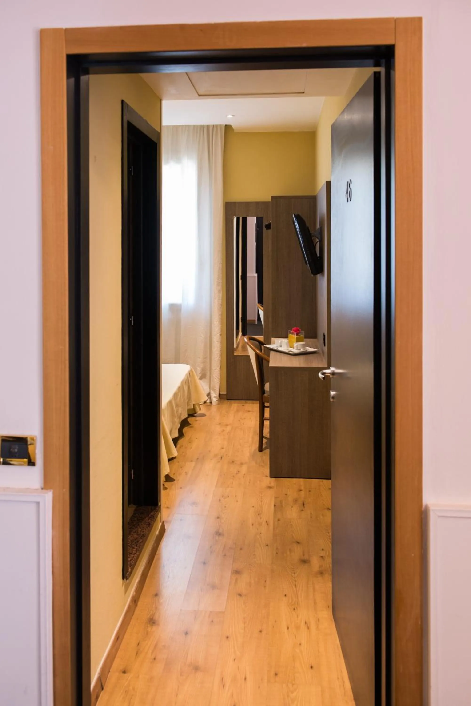 Decorative detail, Bed in Albergo Grappolo D'oro