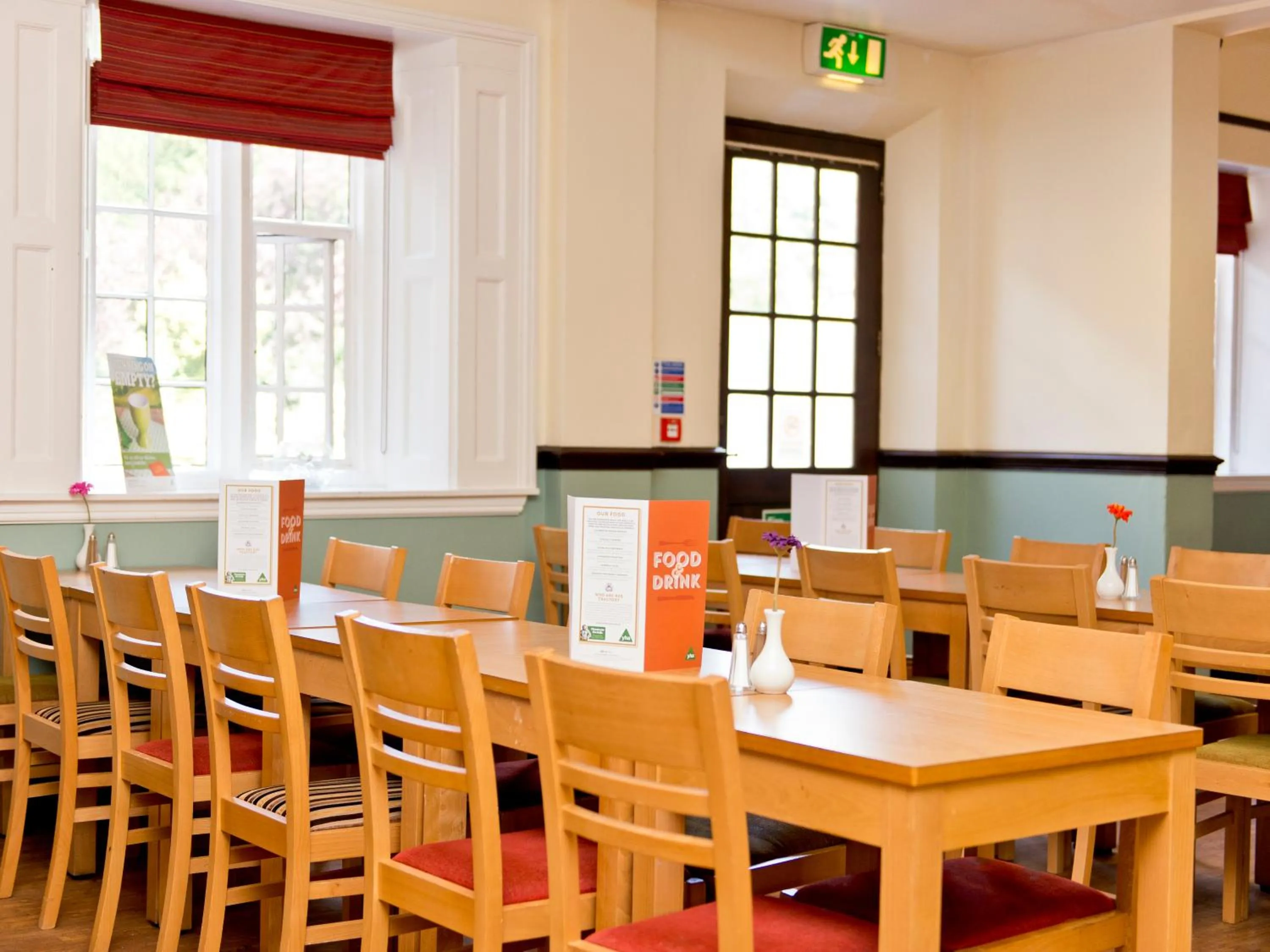 Restaurant/places to eat in YHA Ilam Hall