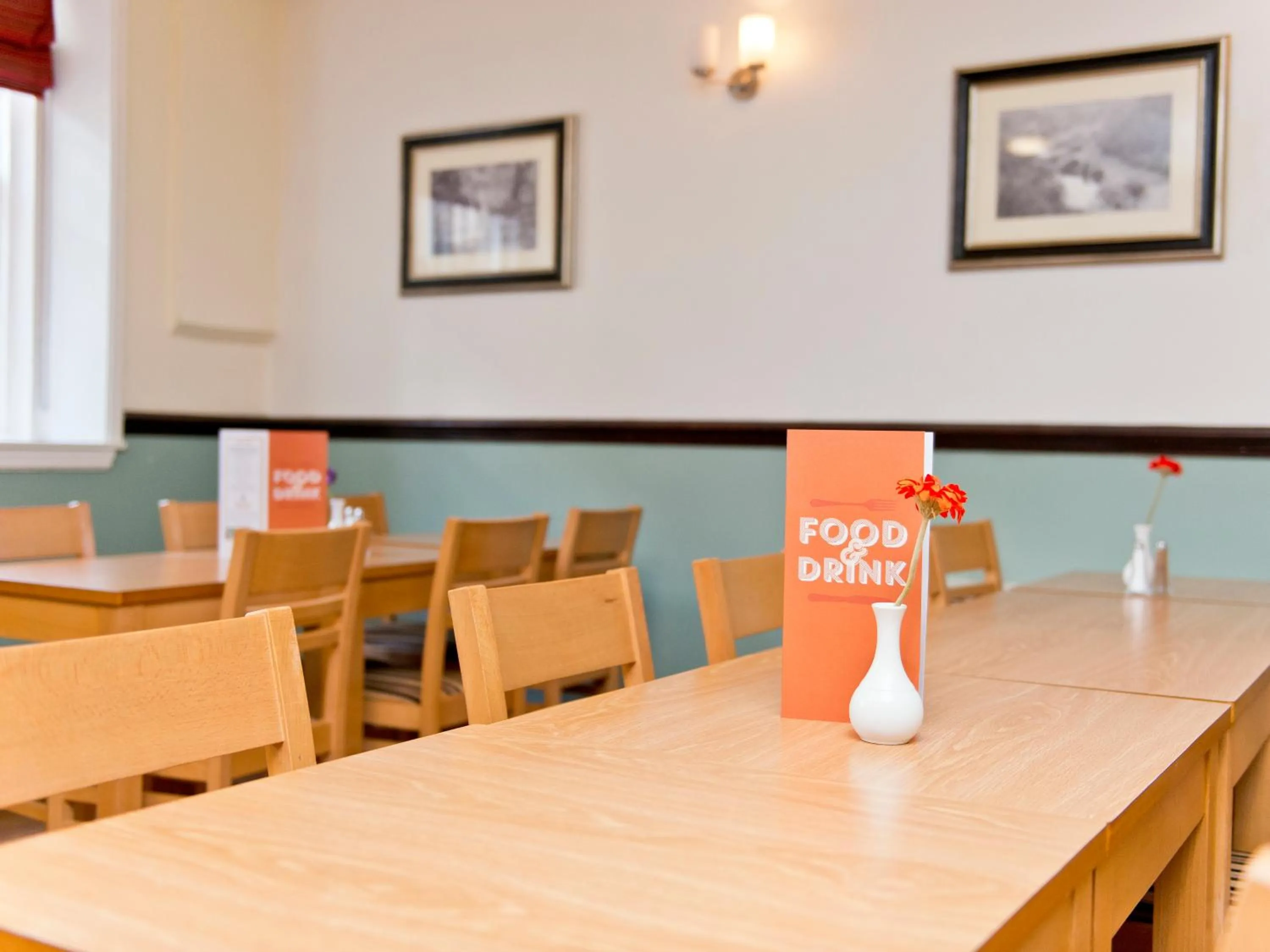 Restaurant/places to eat in YHA Ilam Hall
