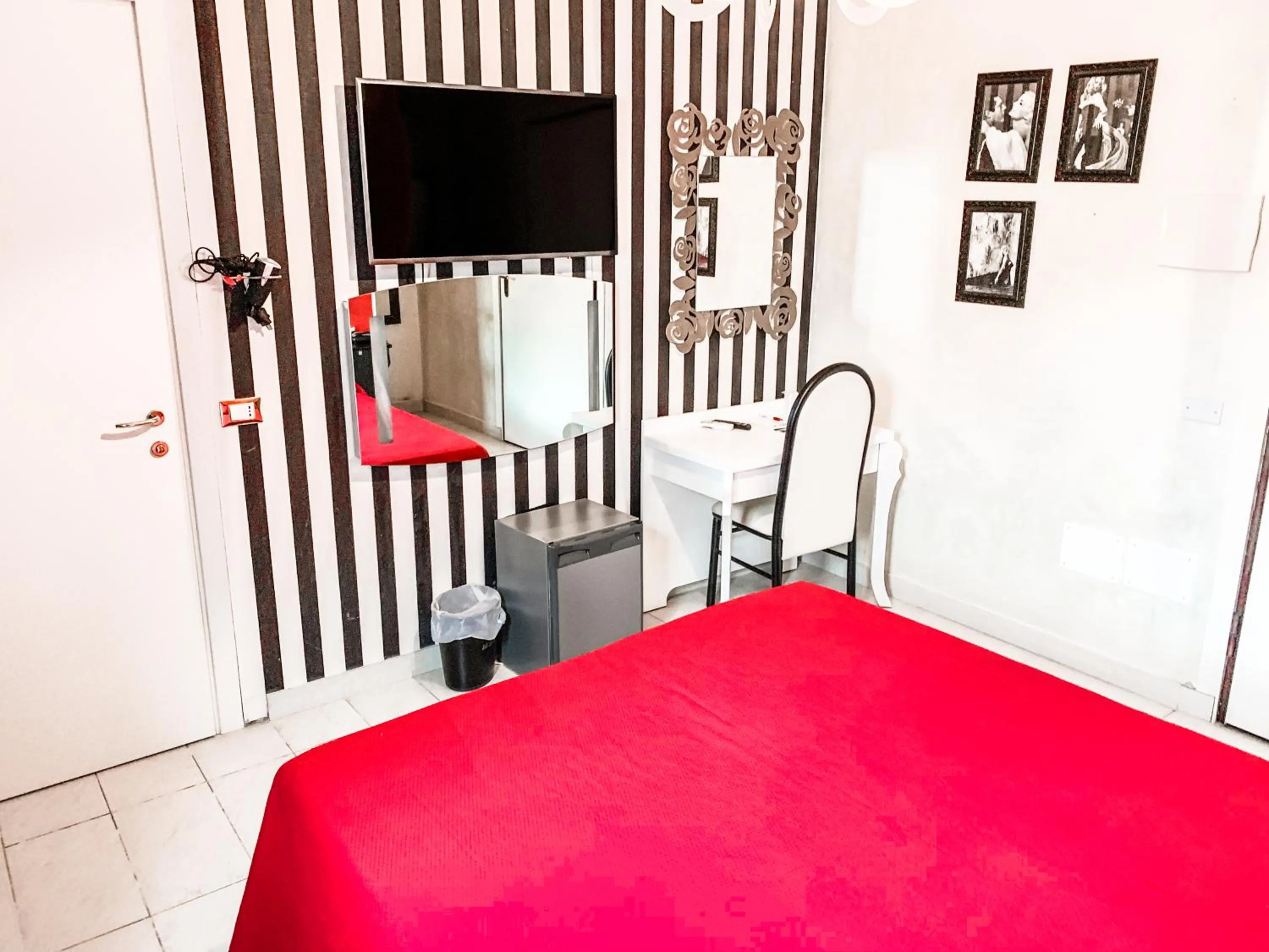 TV and multimedia in Hotel Le Cinéma