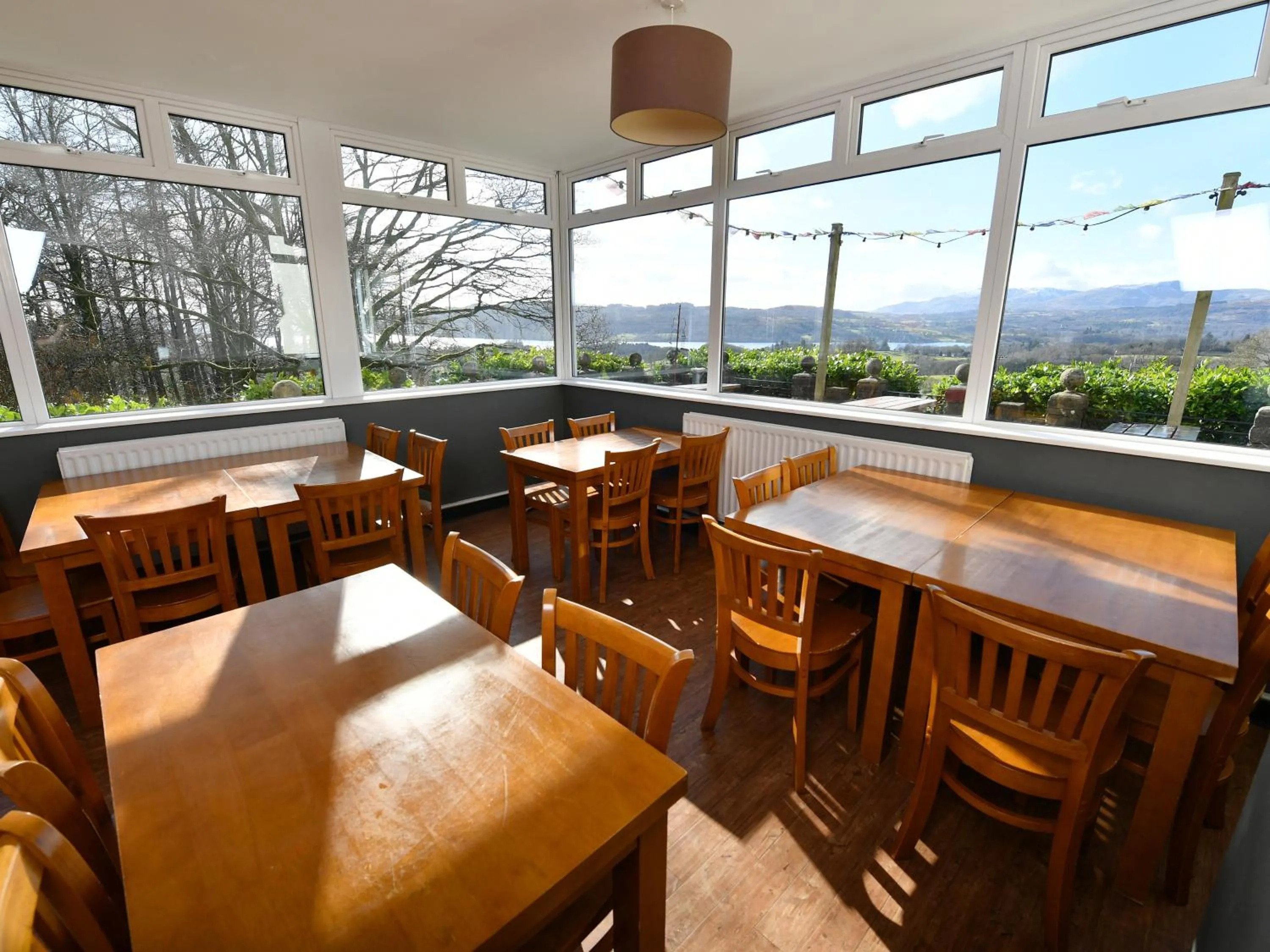 Restaurant/places to eat in YHA Windermere