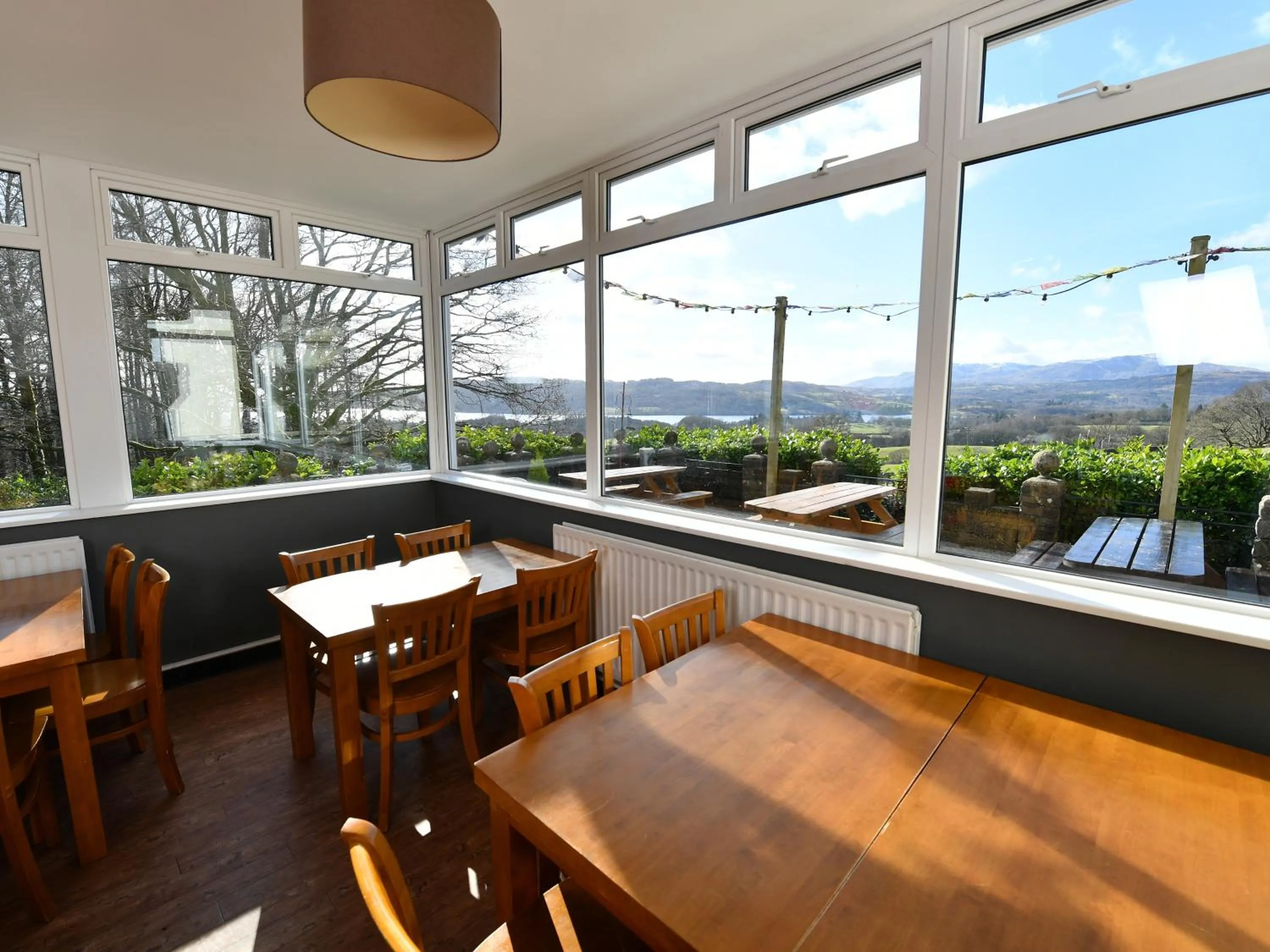 Restaurant/places to eat in YHA Windermere