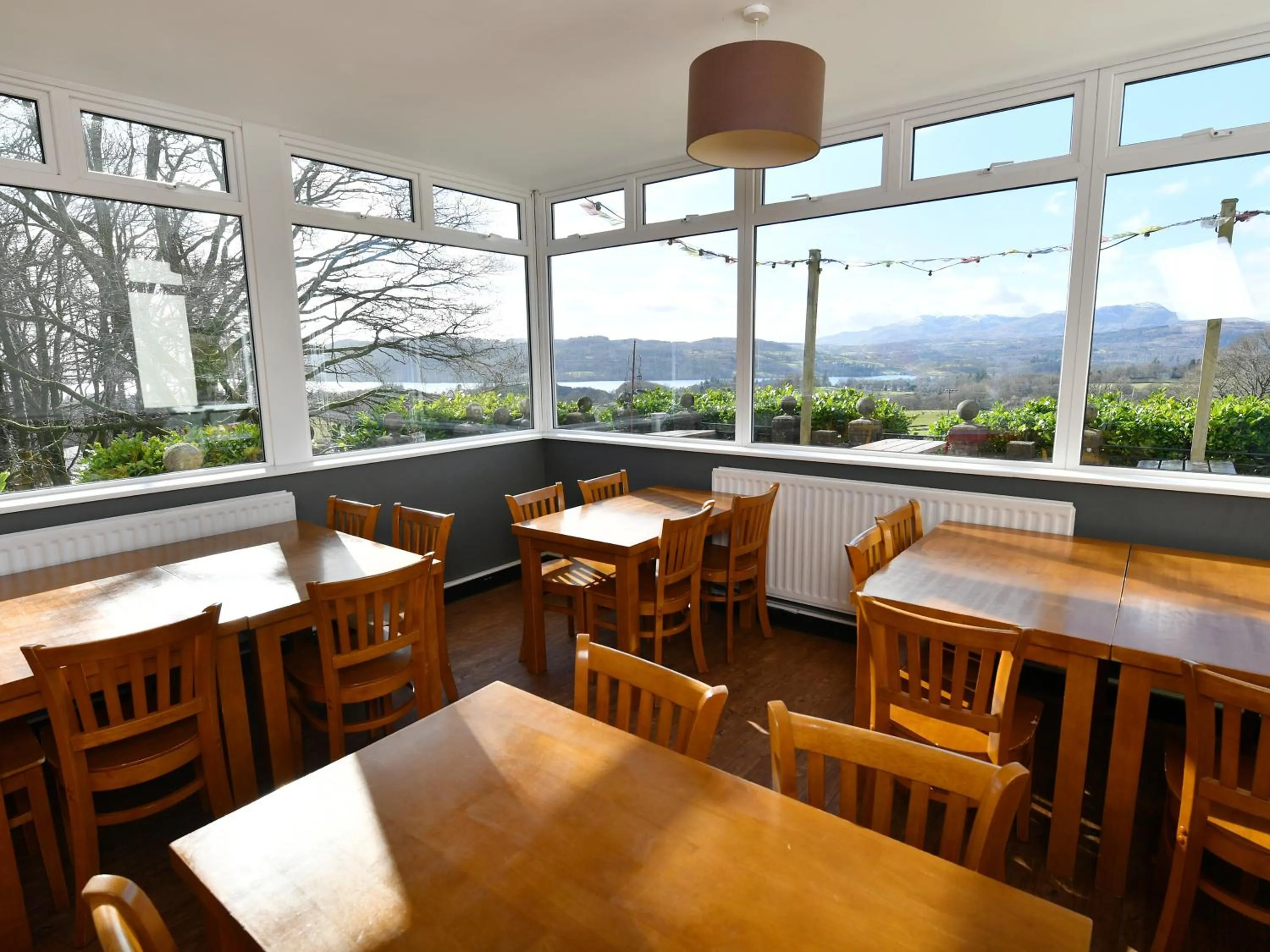 Restaurant/places to eat in YHA Windermere