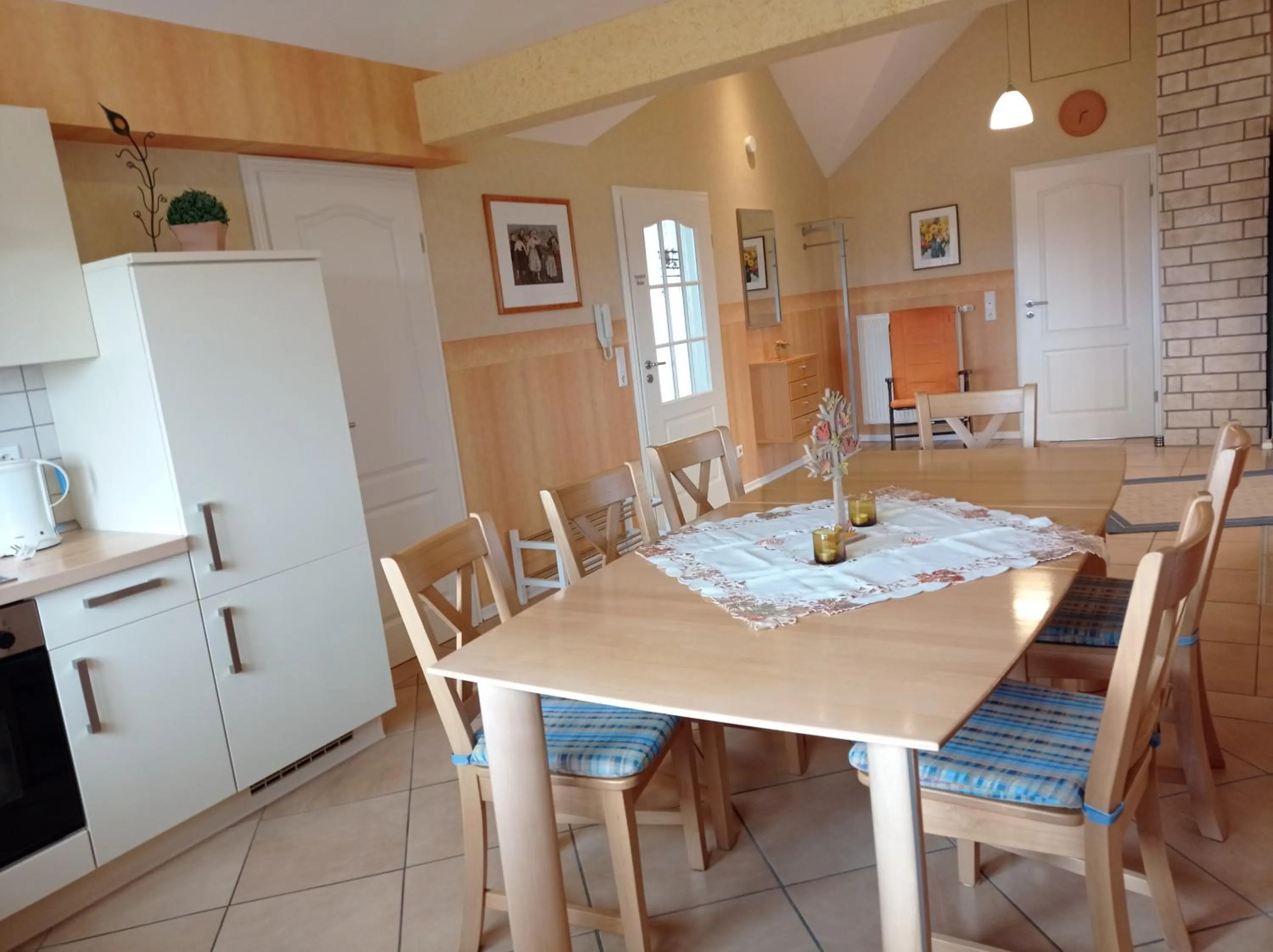 Dining area in Pension Kölzer