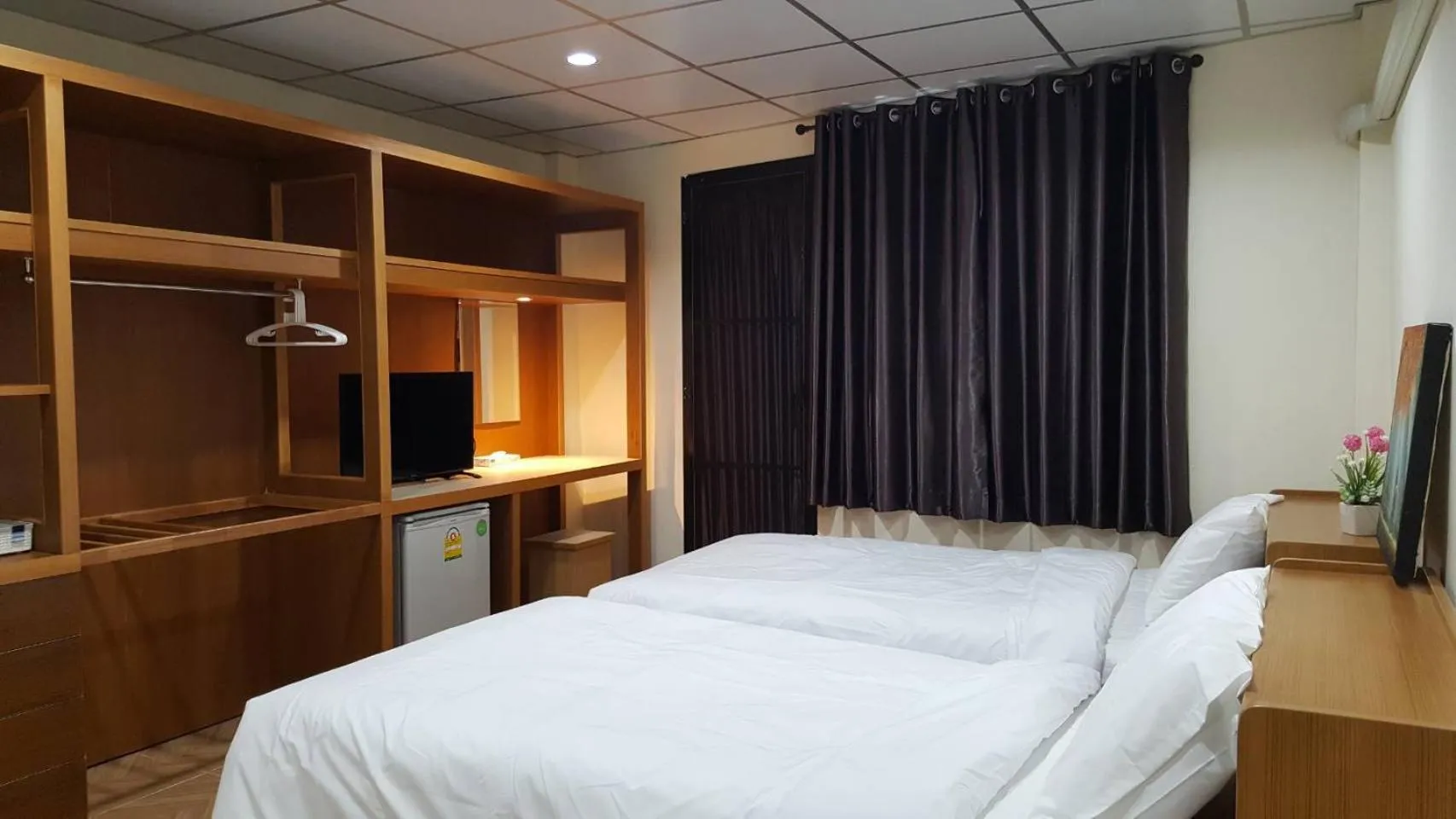 Bed in Double D Rooms & Cafe