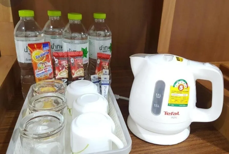 Double D Rooms & Cafe