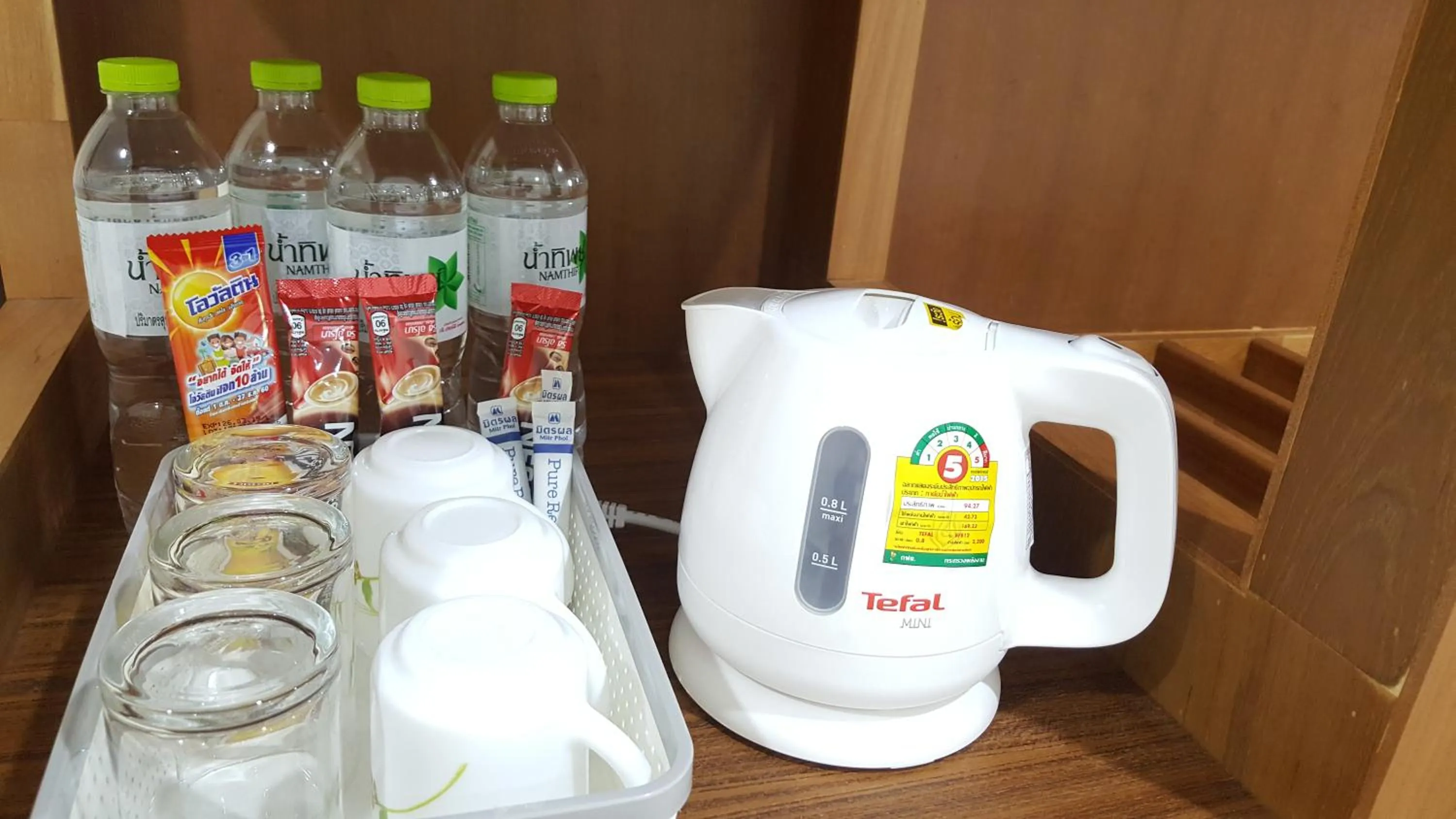 Double D Rooms & Cafe