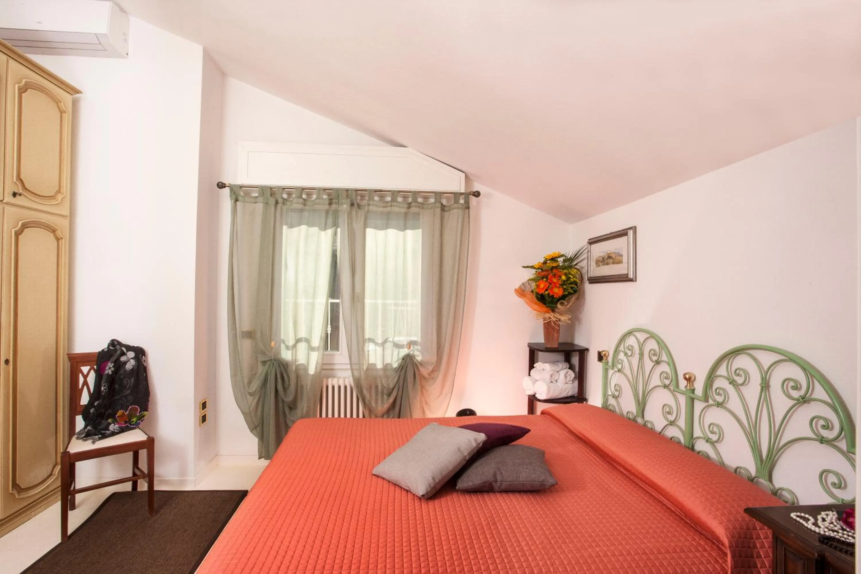 Photo of the whole room in Hotel Locanda Rosy